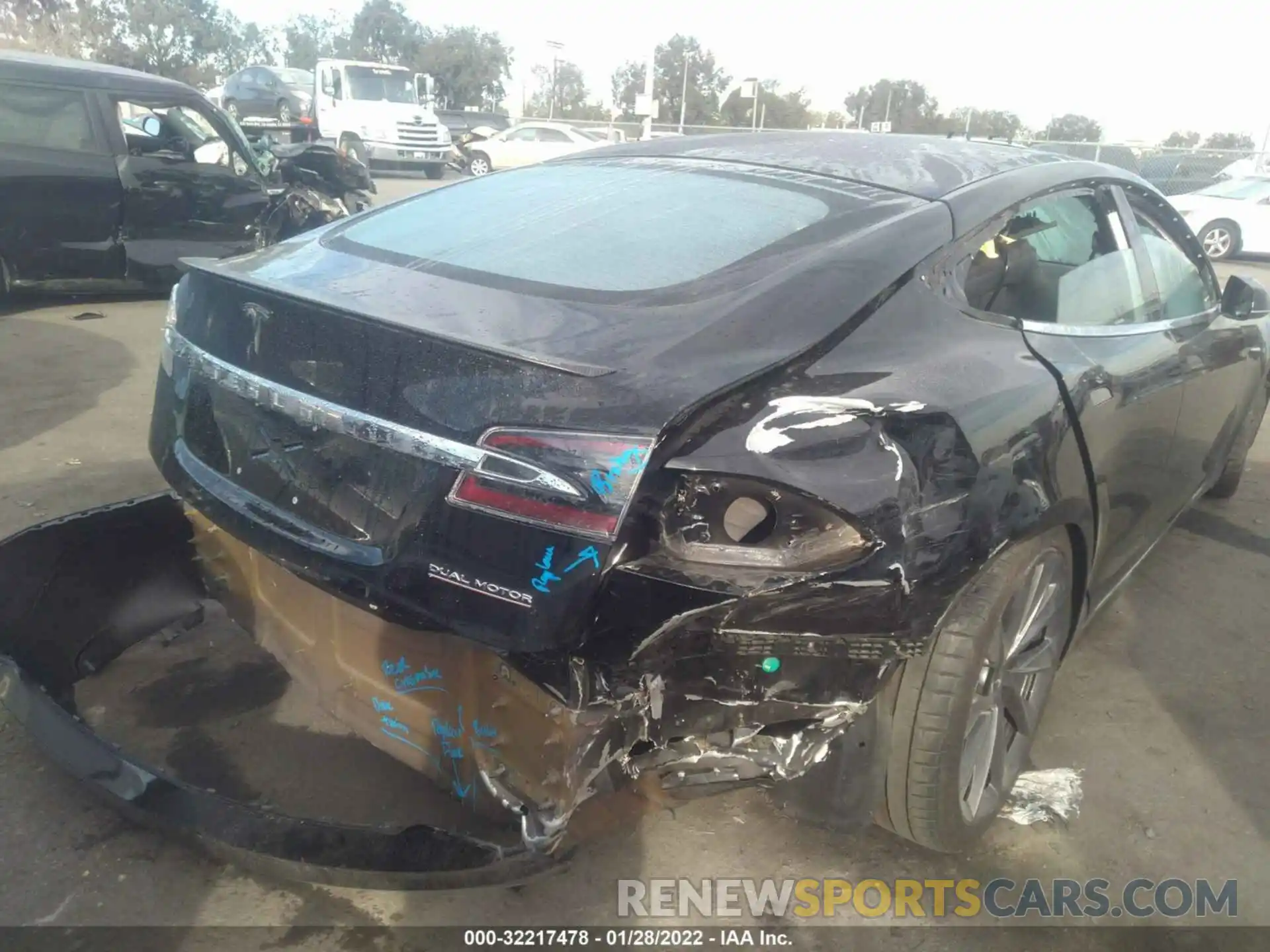 6 Photograph of a damaged car 5YJSA1E44LF416128 TESLA MODEL S 2020