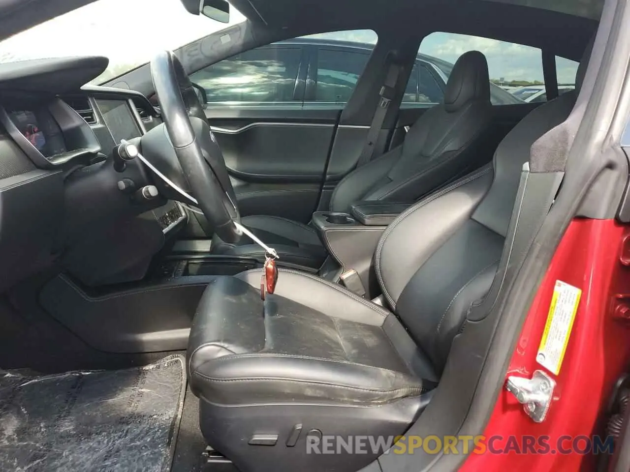 7 Photograph of a damaged car 5YJSA1E45LF370471 TESLA MODEL S 2020