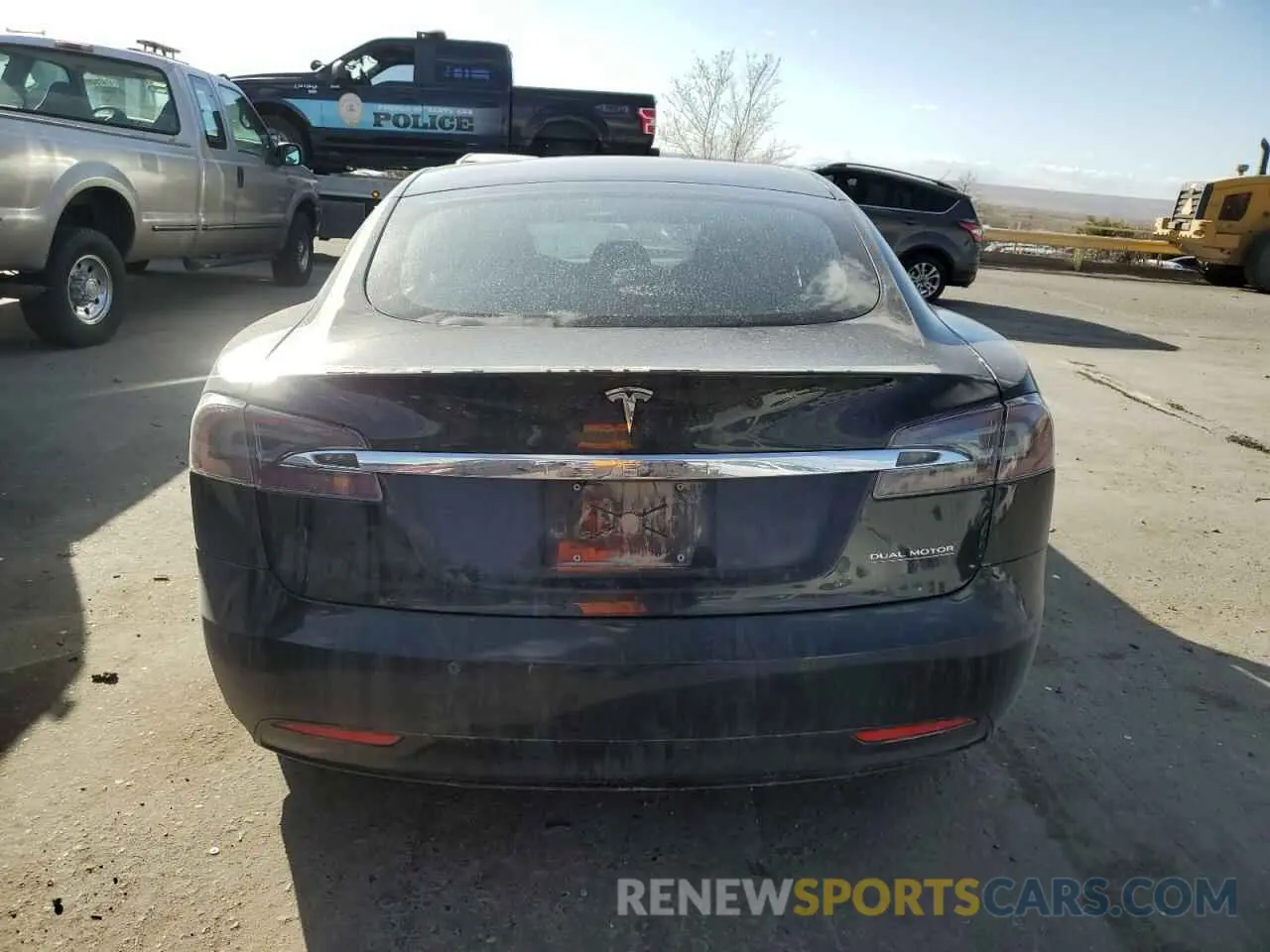 6 Photograph of a damaged car 5YJSA1E45LF382717 TESLA MODEL S 2020