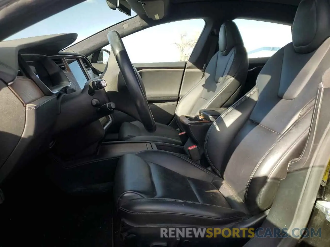 7 Photograph of a damaged car 5YJSA1E45LF382717 TESLA MODEL S 2020