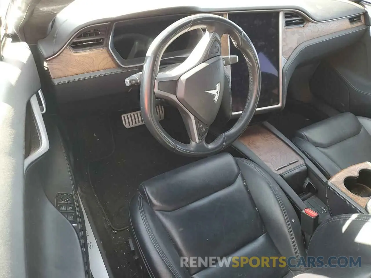 8 Photograph of a damaged car 5YJSA1E45LF382717 TESLA MODEL S 2020