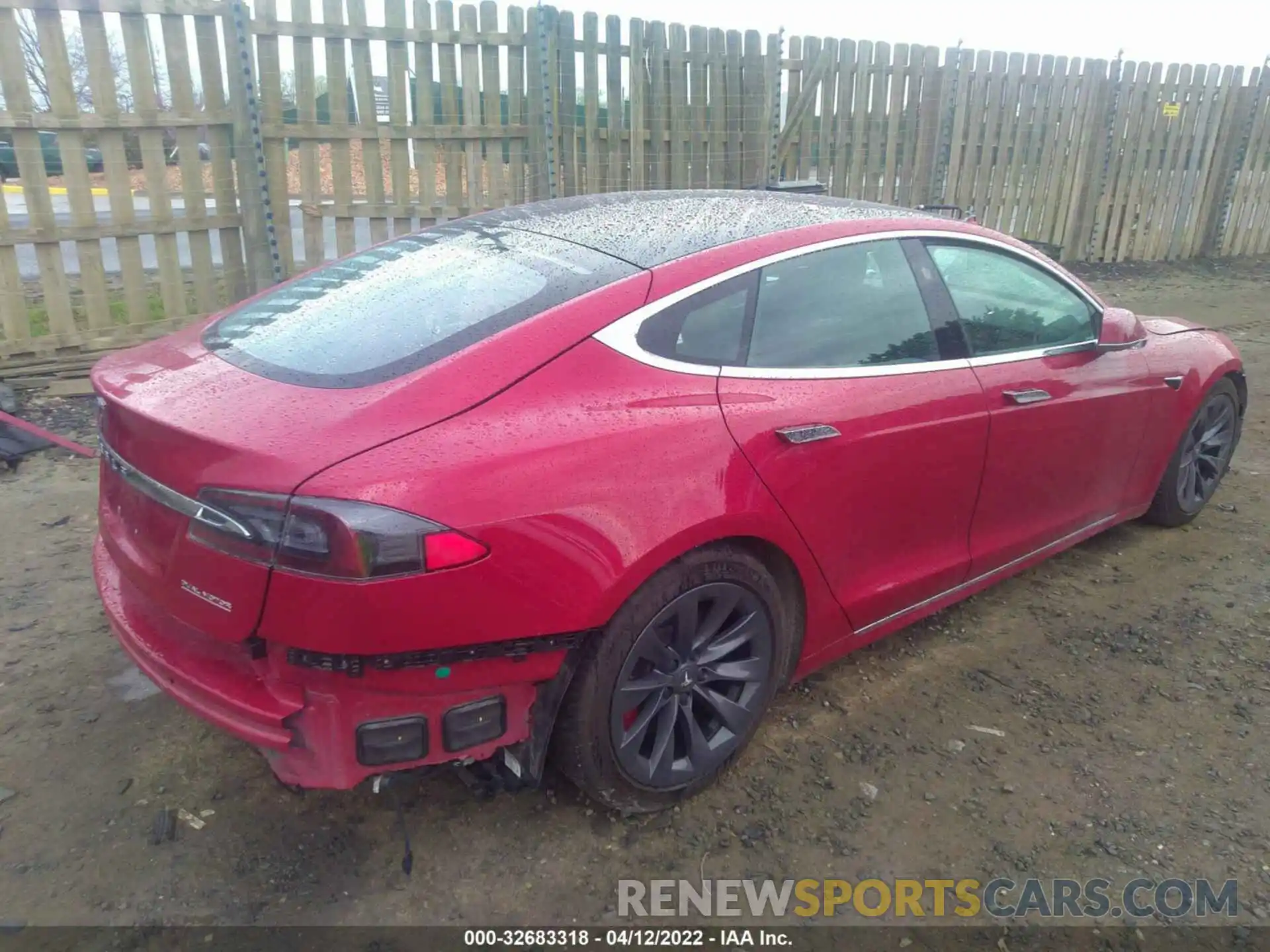 4 Photograph of a damaged car 5YJSA1E46LF364243 TESLA MODEL S 2020