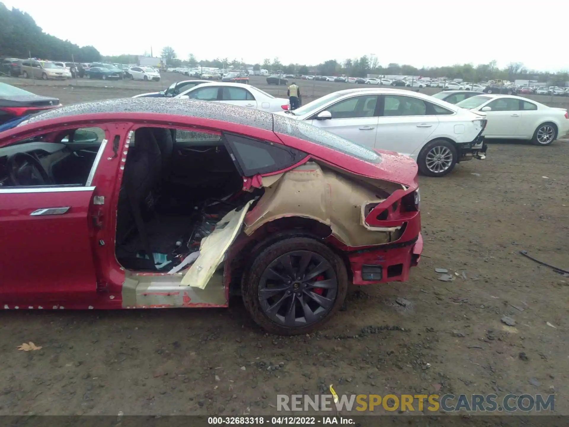 6 Photograph of a damaged car 5YJSA1E46LF364243 TESLA MODEL S 2020