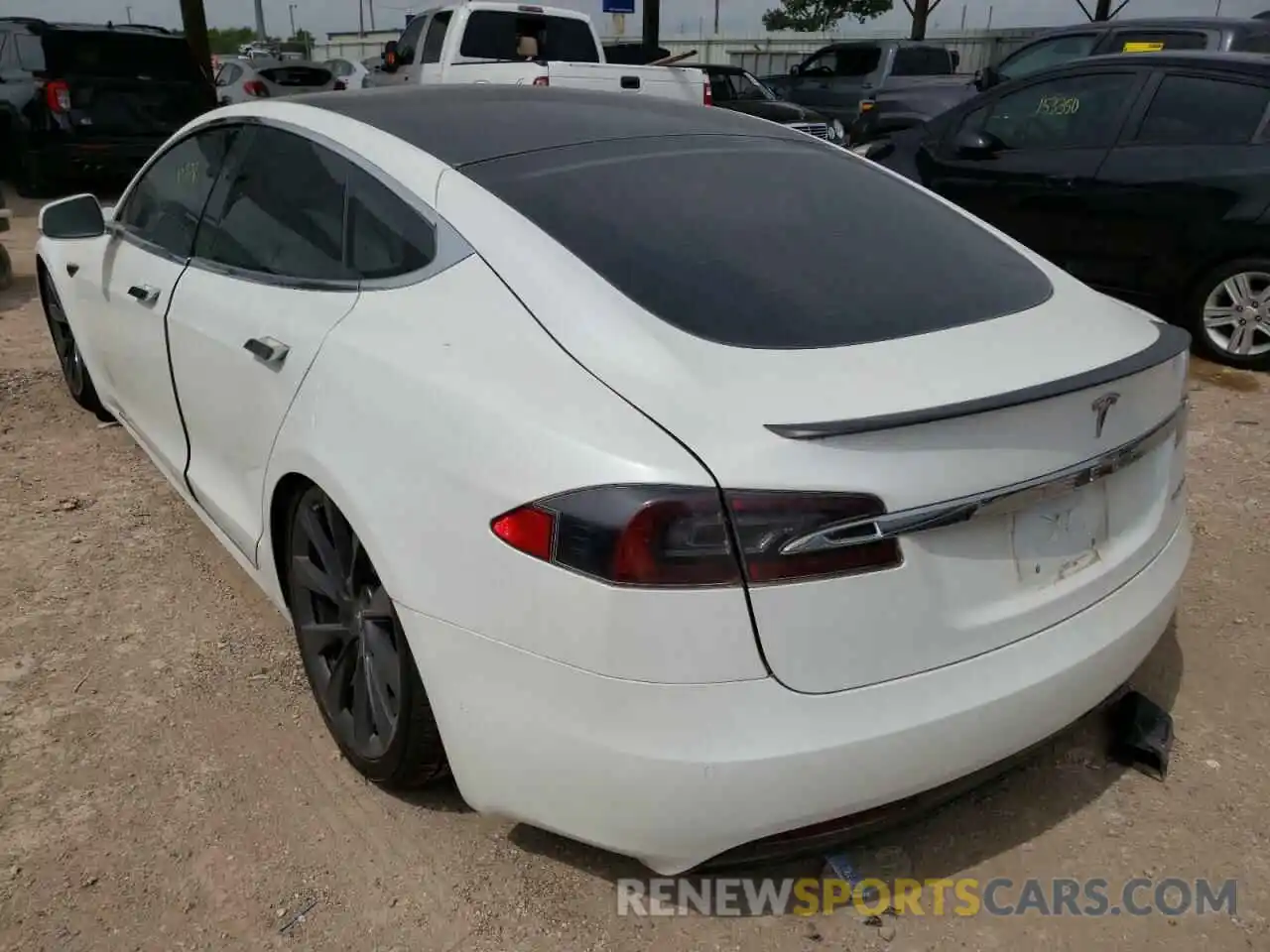 3 Photograph of a damaged car 5YJSA1E47LF396814 TESLA MODEL S 2020