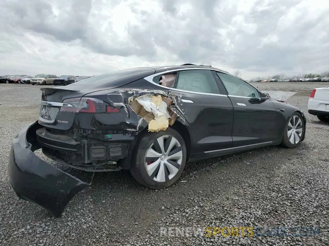 3 Photograph of a damaged car 5YJSA1E48LF414933 TESLA MODEL S 2020