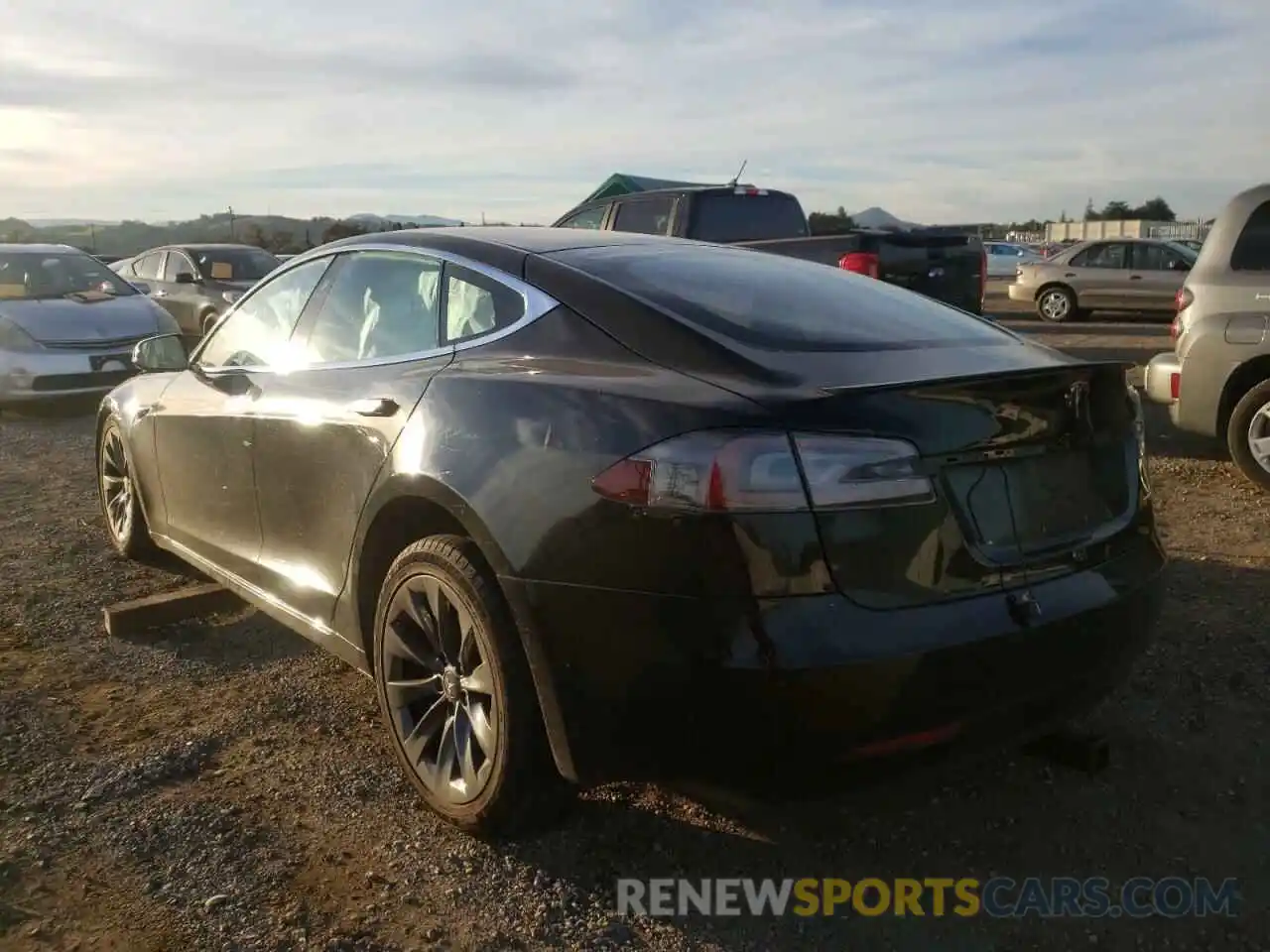 3 Photograph of a damaged car 5YJSA1E49LF358985 TESLA MODEL S 2020