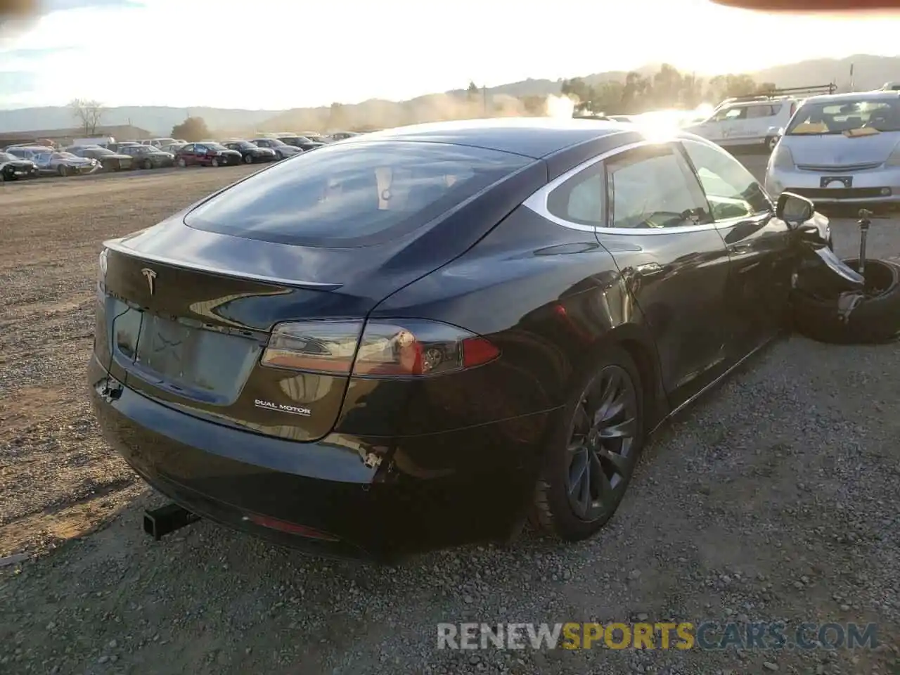 4 Photograph of a damaged car 5YJSA1E49LF358985 TESLA MODEL S 2020