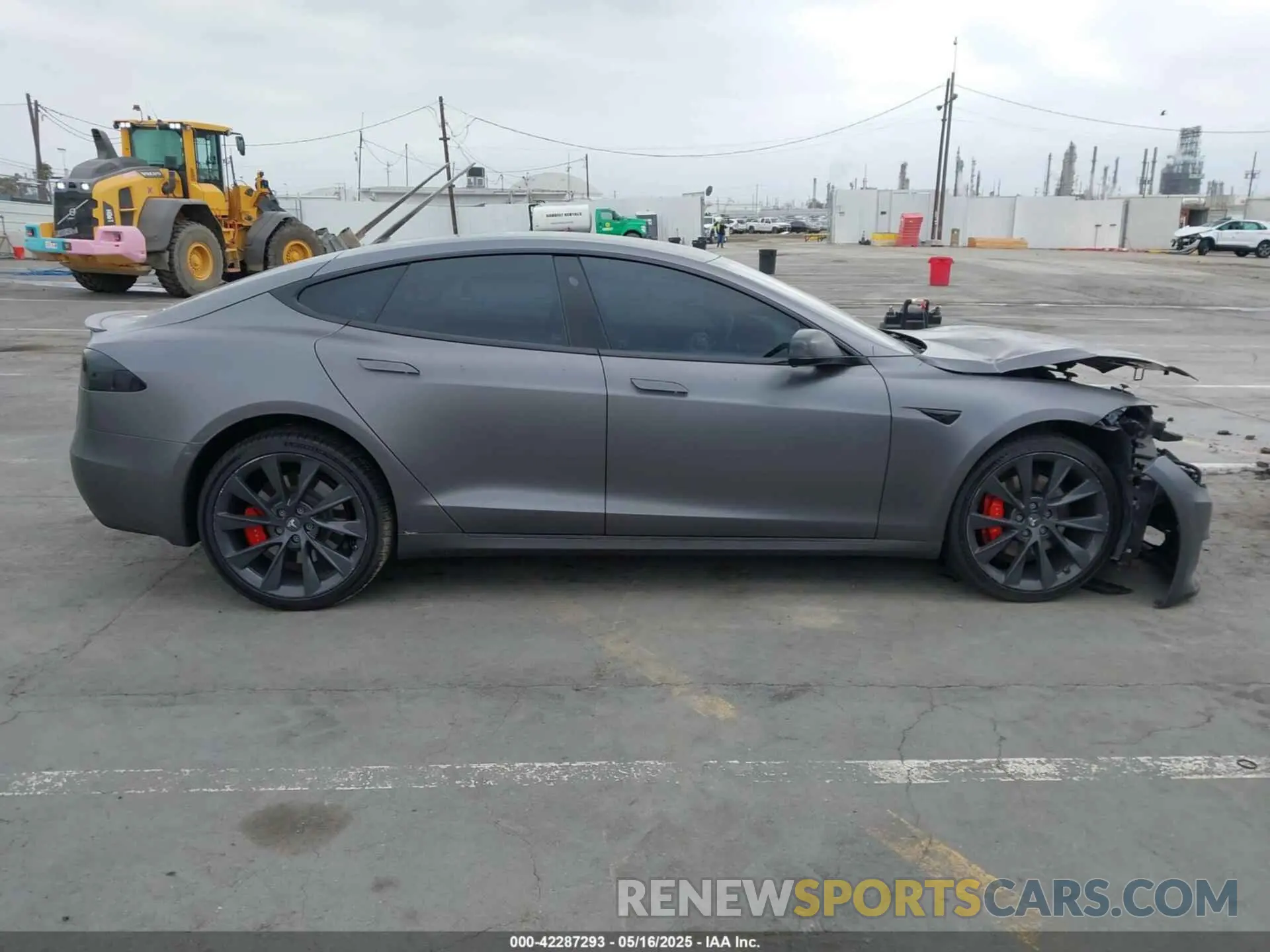 13 Photograph of a damaged car 5YJSA1E49LF389105 TESLA MODEL S 2020