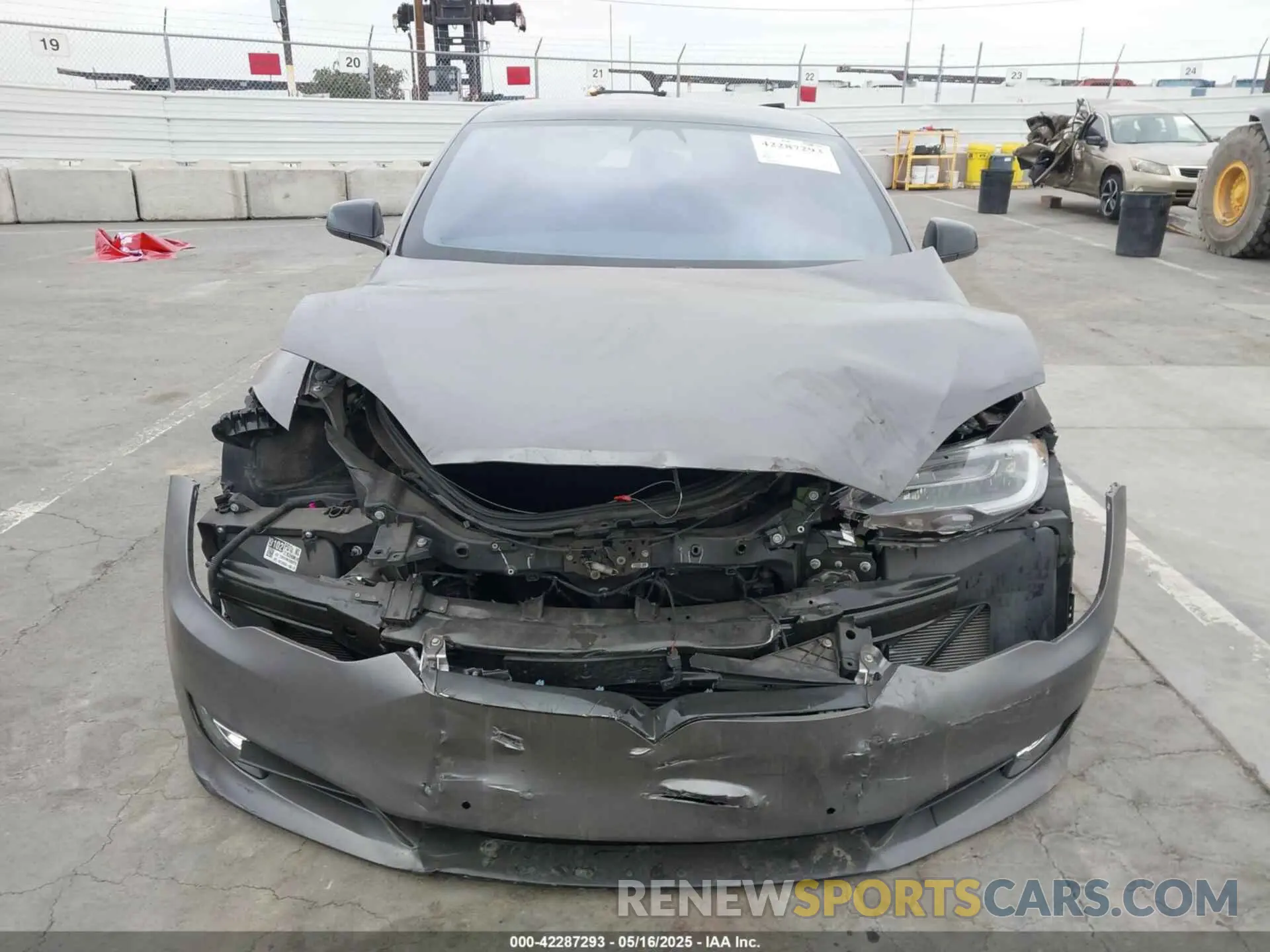 6 Photograph of a damaged car 5YJSA1E49LF389105 TESLA MODEL S 2020
