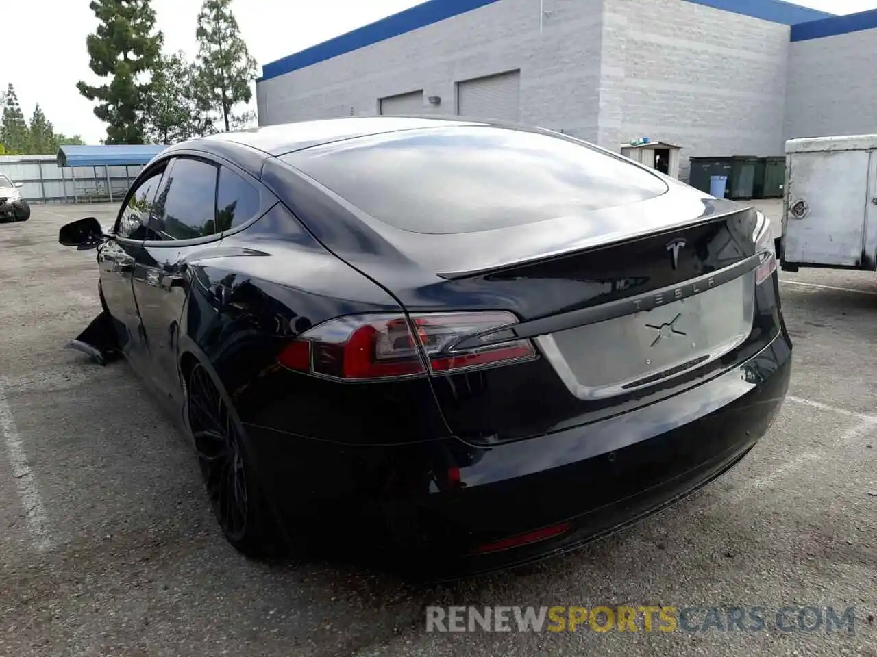 3 Photograph of a damaged car 5YJSA1E49LF392151 TESLA MODEL S 2020