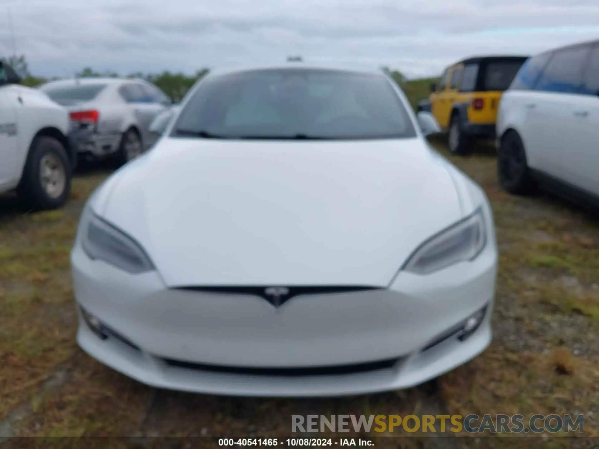 11 Photograph of a damaged car 5YJSA1E21MF424039 TESLA MODEL S 2021