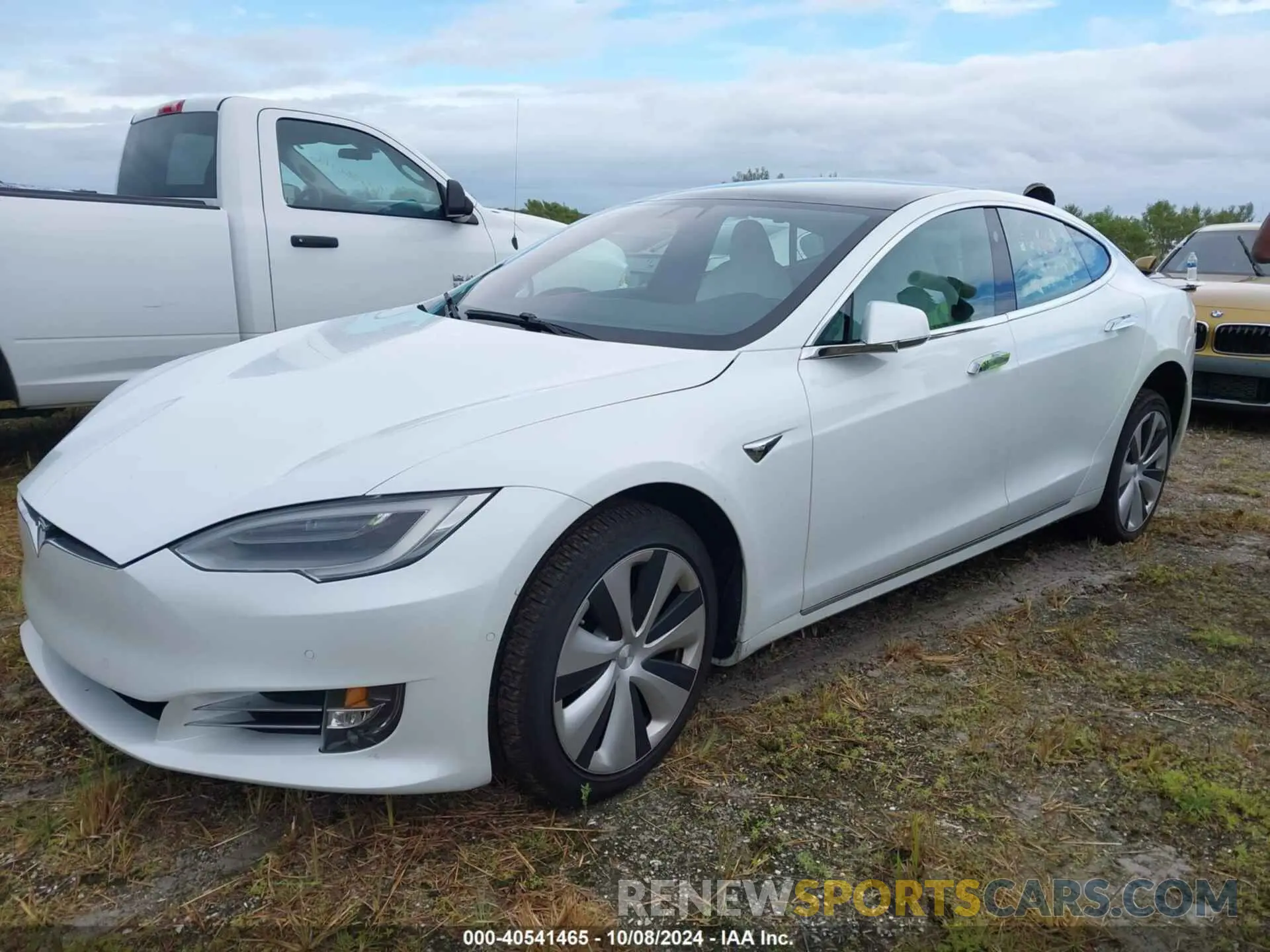 2 Photograph of a damaged car 5YJSA1E21MF424039 TESLA MODEL S 2021