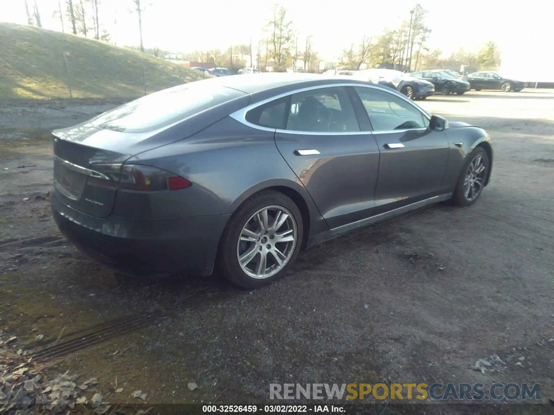 4 Photograph of a damaged car 5YJSA1E23MF426200 TESLA MODEL S 2021