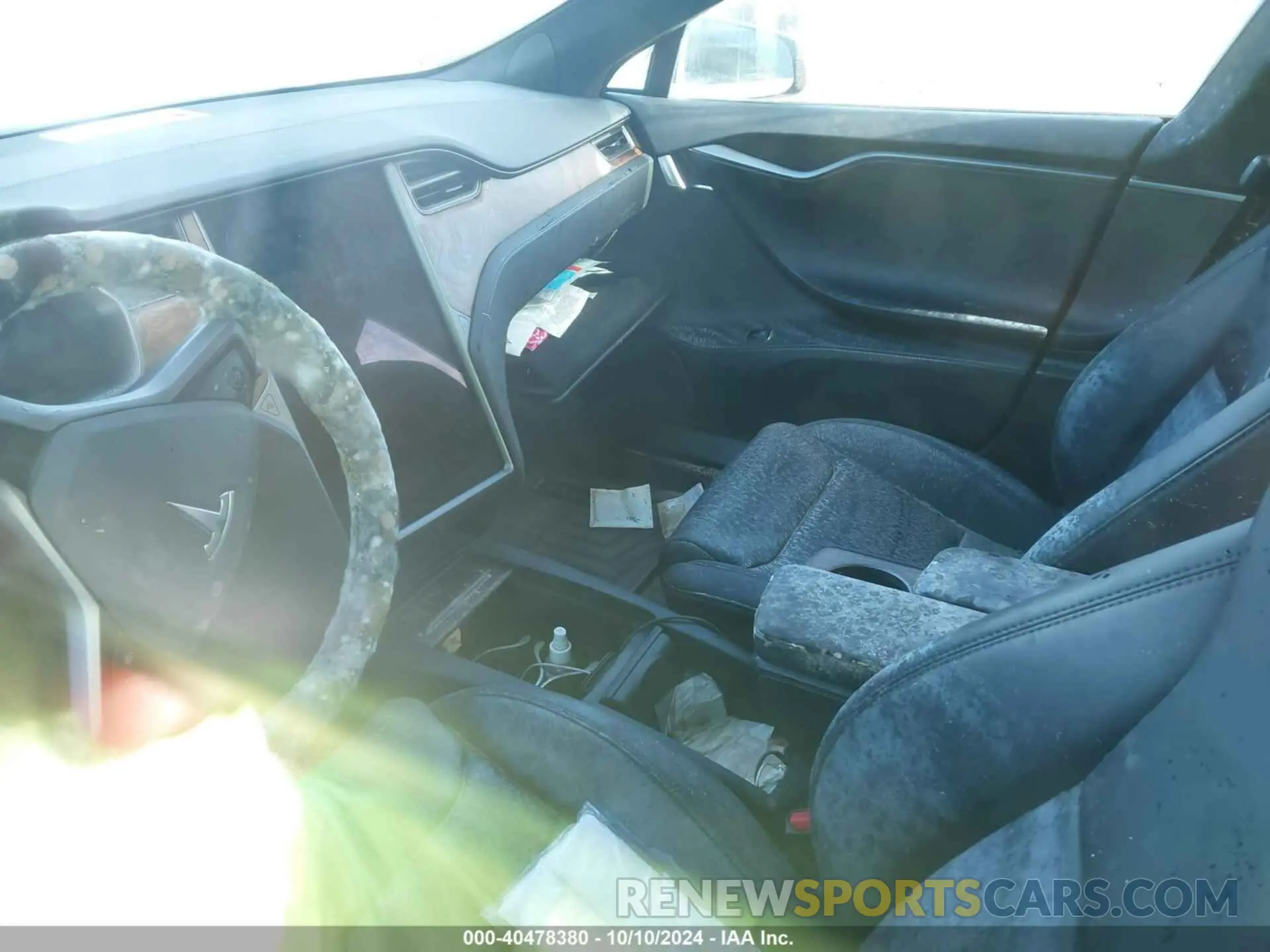 13 Photograph of a damaged car 5YJSA1E24MF424648 TESLA MODEL S 2021