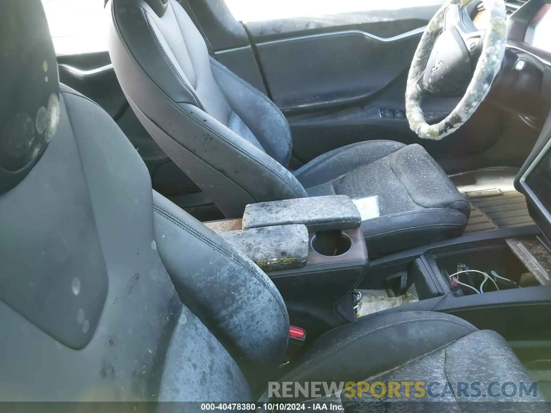 5 Photograph of a damaged car 5YJSA1E24MF424648 TESLA MODEL S 2021