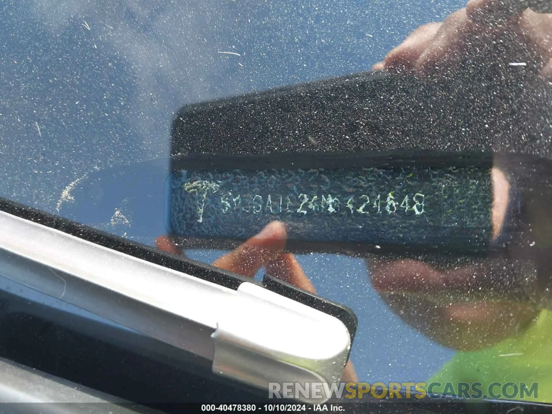 9 Photograph of a damaged car 5YJSA1E24MF424648 TESLA MODEL S 2021