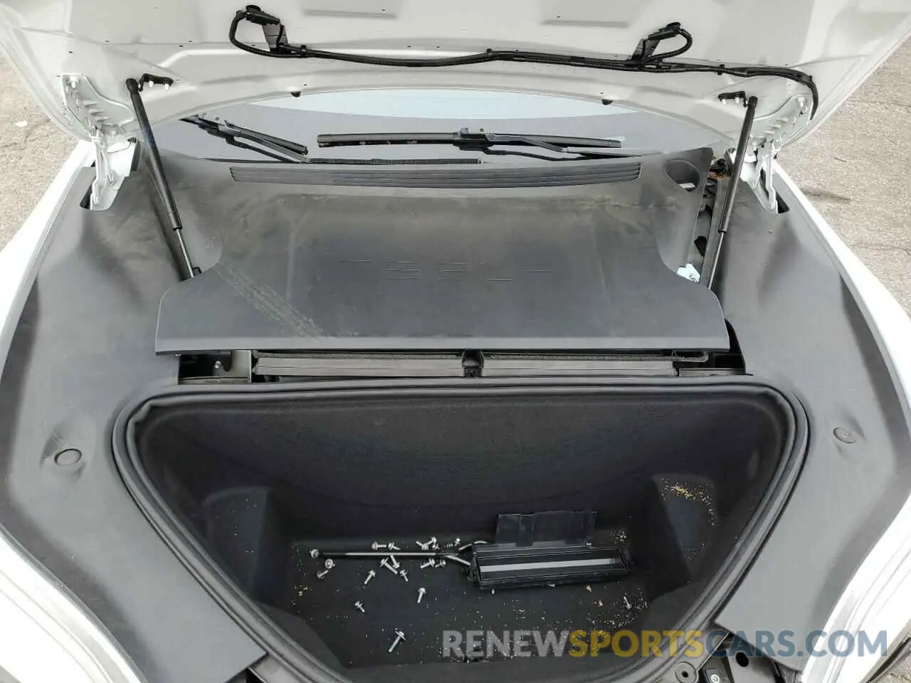 11 Photograph of a damaged car 5YJSA1E24MF427775 TESLA MODEL S 2021