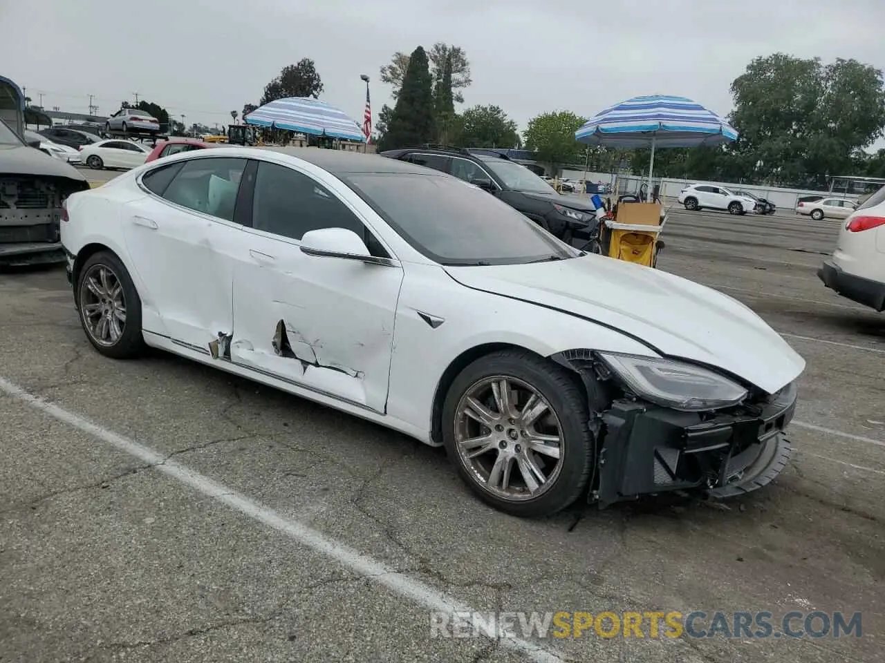 4 Photograph of a damaged car 5YJSA1E24MF427775 TESLA MODEL S 2021