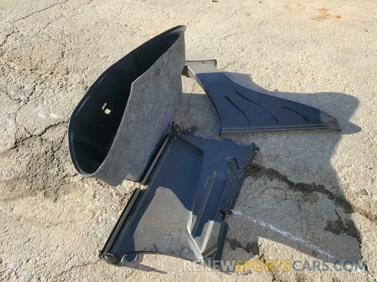 12 Photograph of a damaged car 5YJSA1E26MF423520 TESLA MODEL S 2021