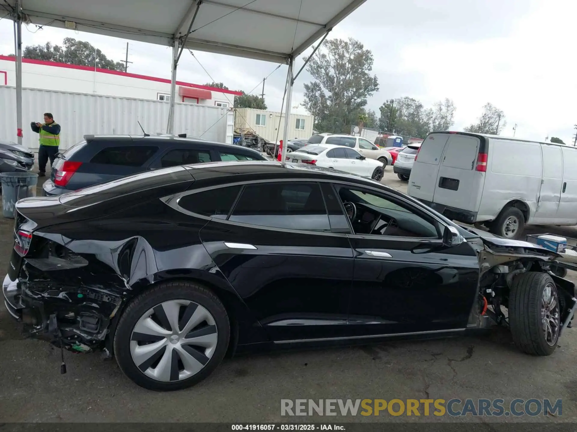 13 Photograph of a damaged car 5YJSA1E26MF424697 TESLA MODEL S 2021
