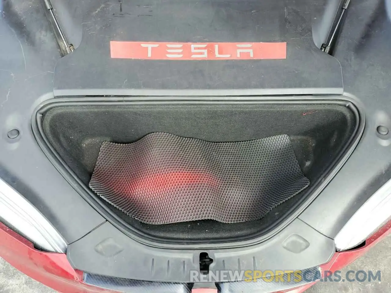 11 Photograph of a damaged car 5YJSA1E26MF427230 TESLA MODEL S 2021