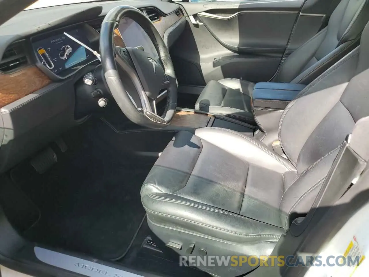 7 Photograph of a damaged car 5YJSA1E27MF424174 TESLA MODEL S 2021