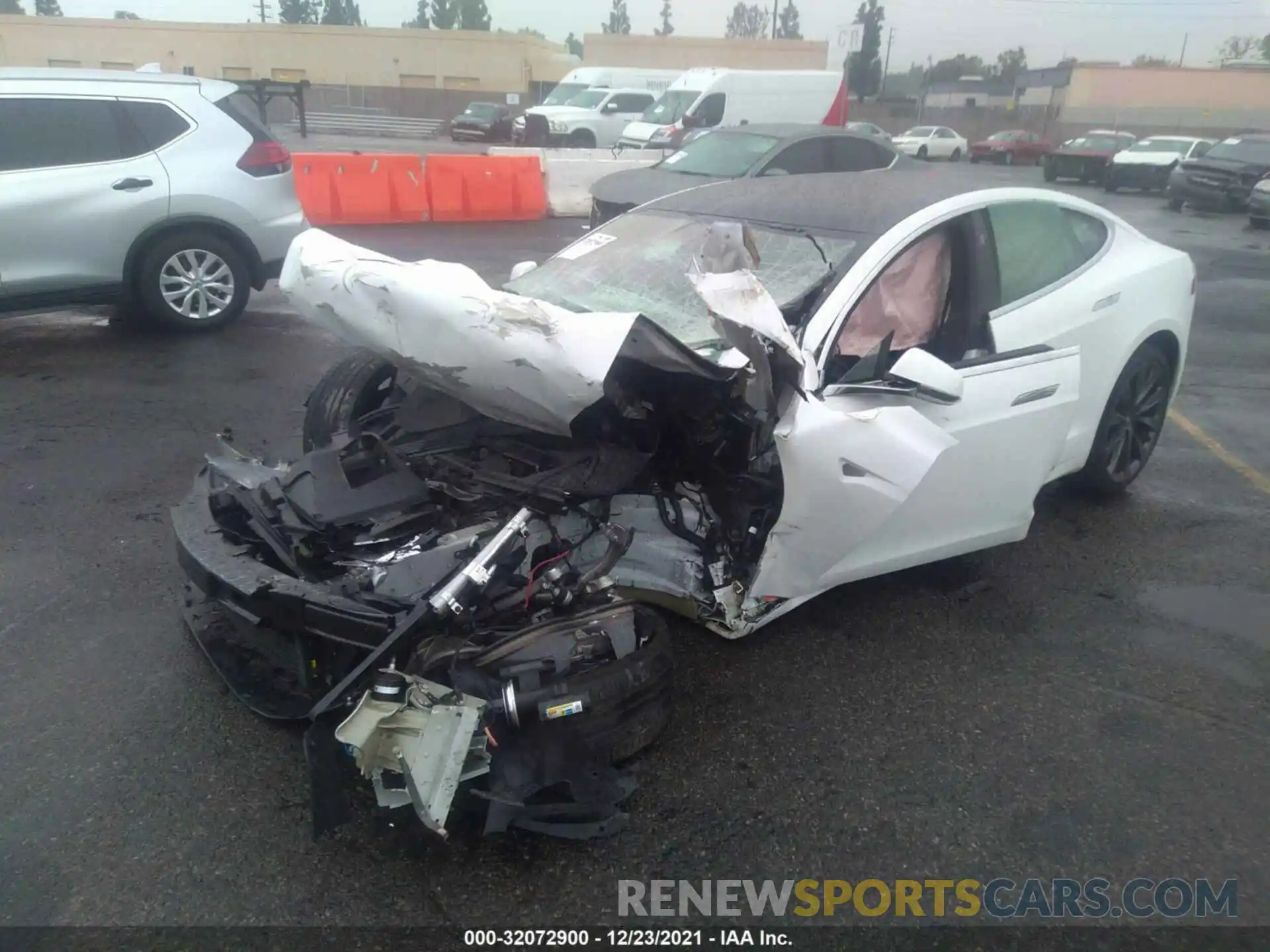 2 Photograph of a damaged car 5YJSA1E27MF427575 TESLA MODEL S 2021