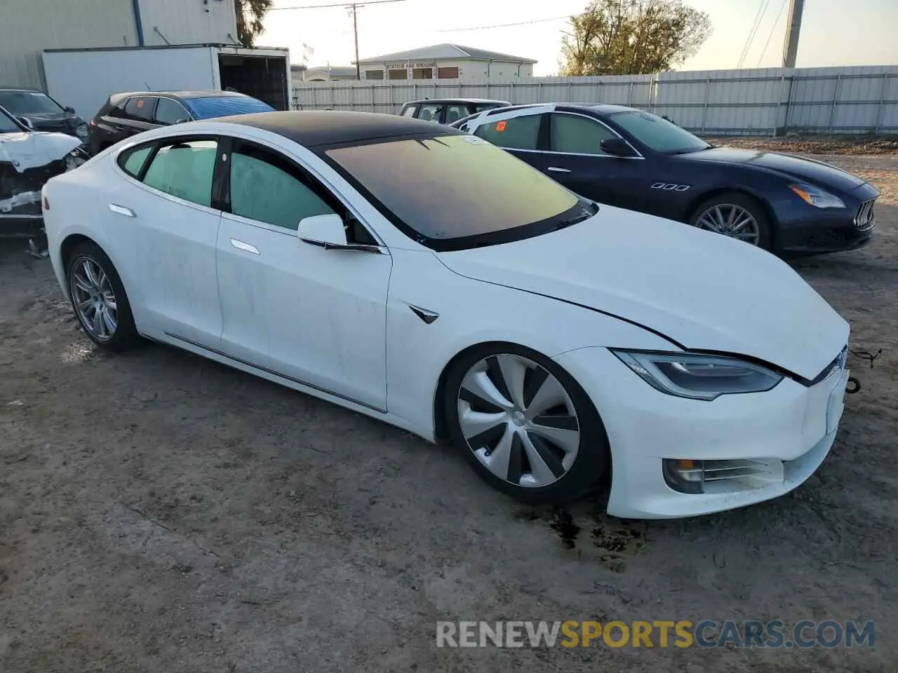 4 Photograph of a damaged car 5YJSA1E28MF421736 TESLA MODEL S 2021