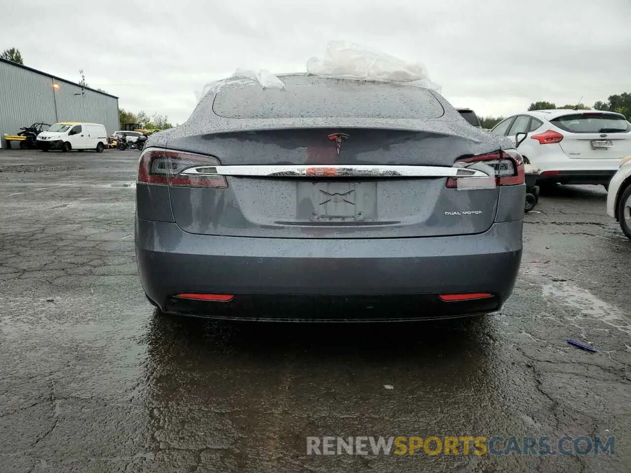 6 Photograph of a damaged car 5YJSA1E28MF423888 TESLA MODEL S 2021
