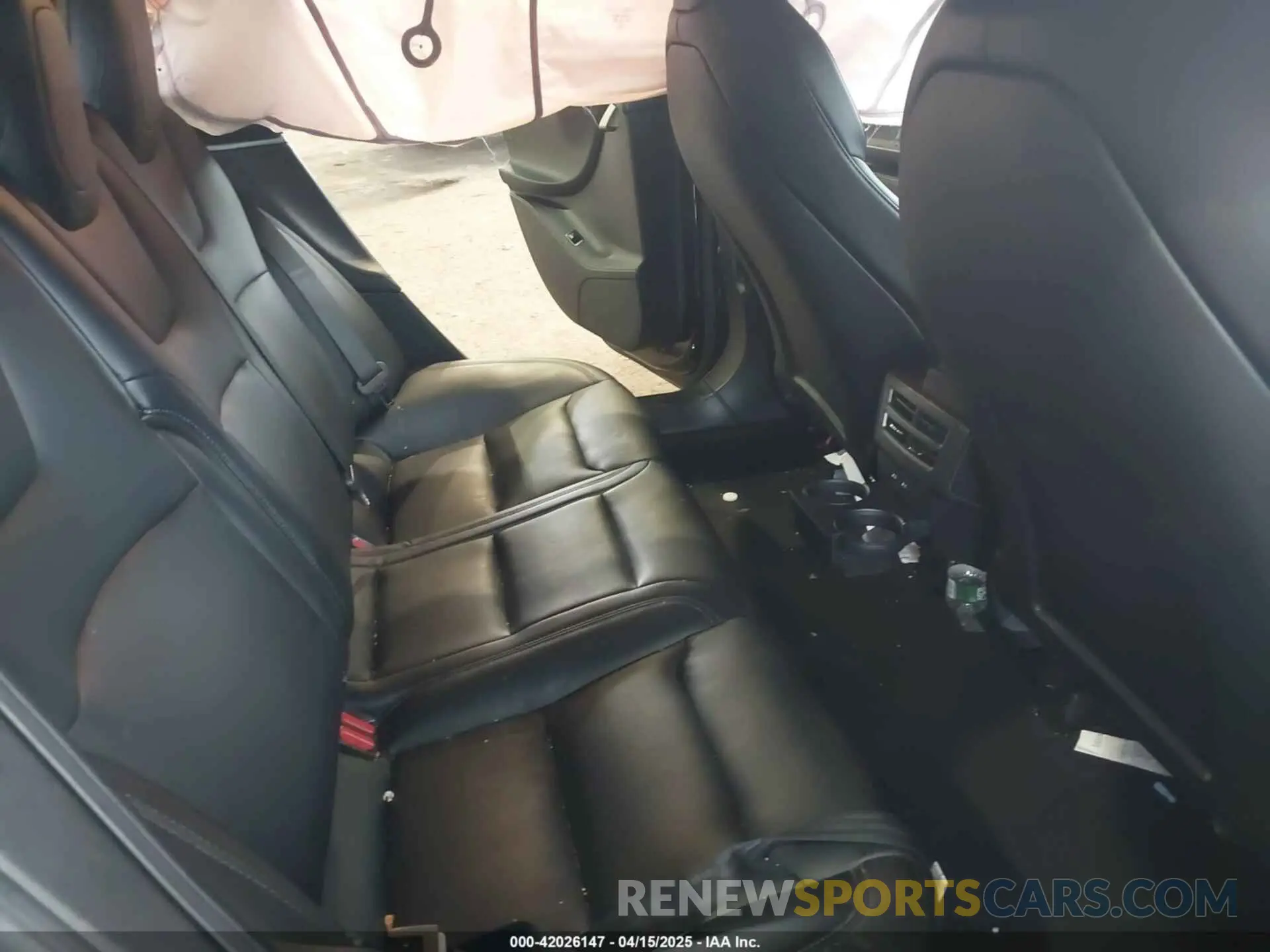 8 Photograph of a damaged car 5YJSA1E28MF425446 TESLA MODEL S 2021