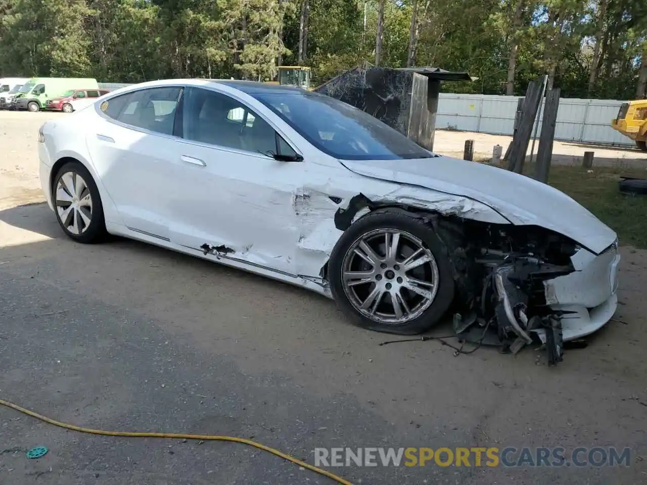 4 Photograph of a damaged car 5YJSA1E29MF419106 TESLA MODEL S 2021