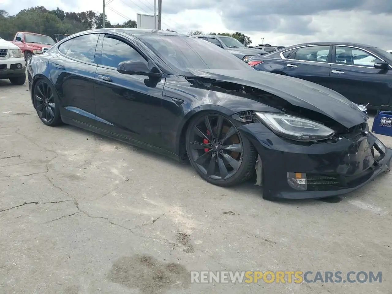 4 Photograph of a damaged car 5YJSA1E29MF423754 TESLA MODEL S 2021