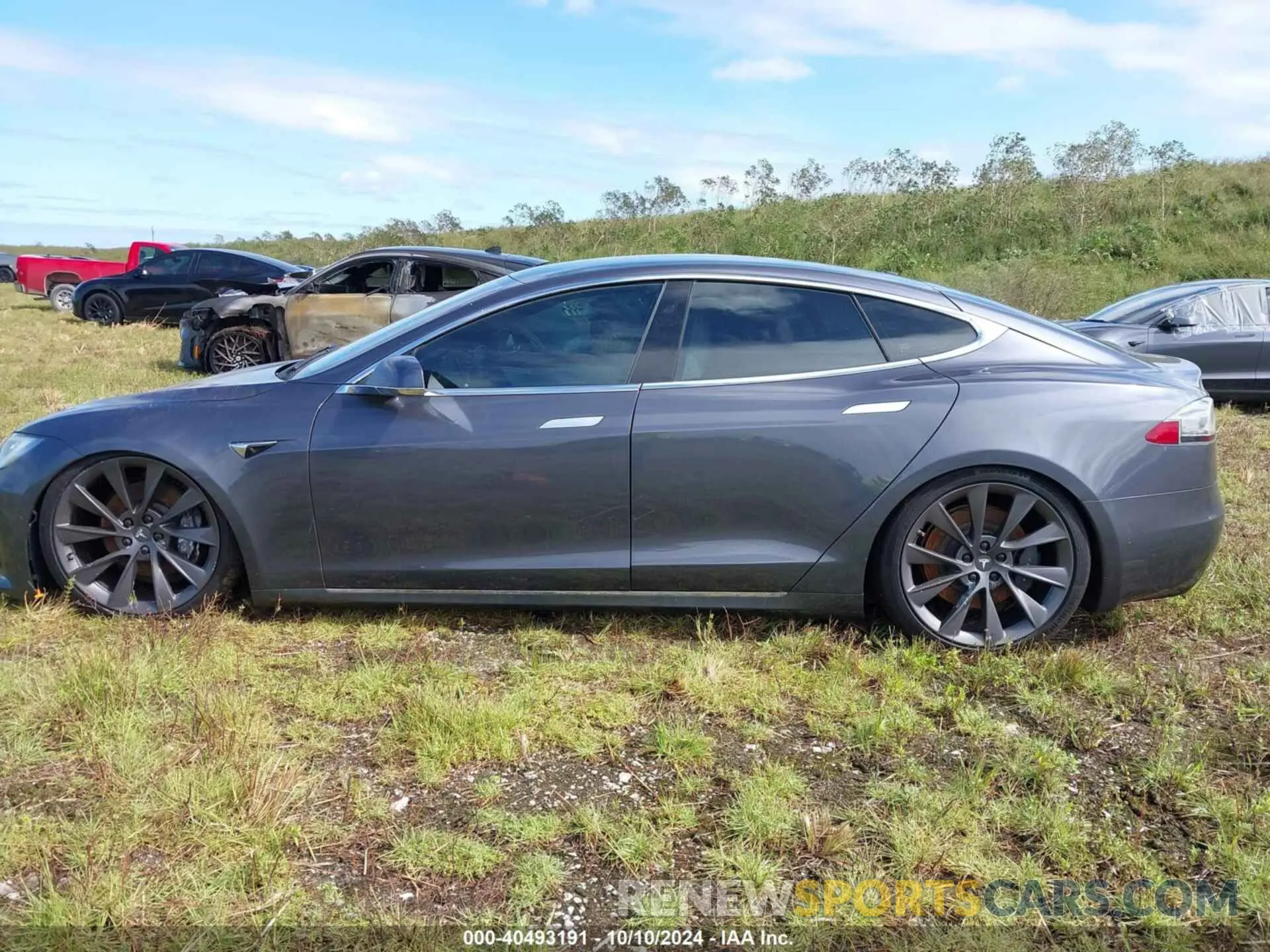 13 Photograph of a damaged car 5YJSA1E2XMF419180 TESLA MODEL S 2021