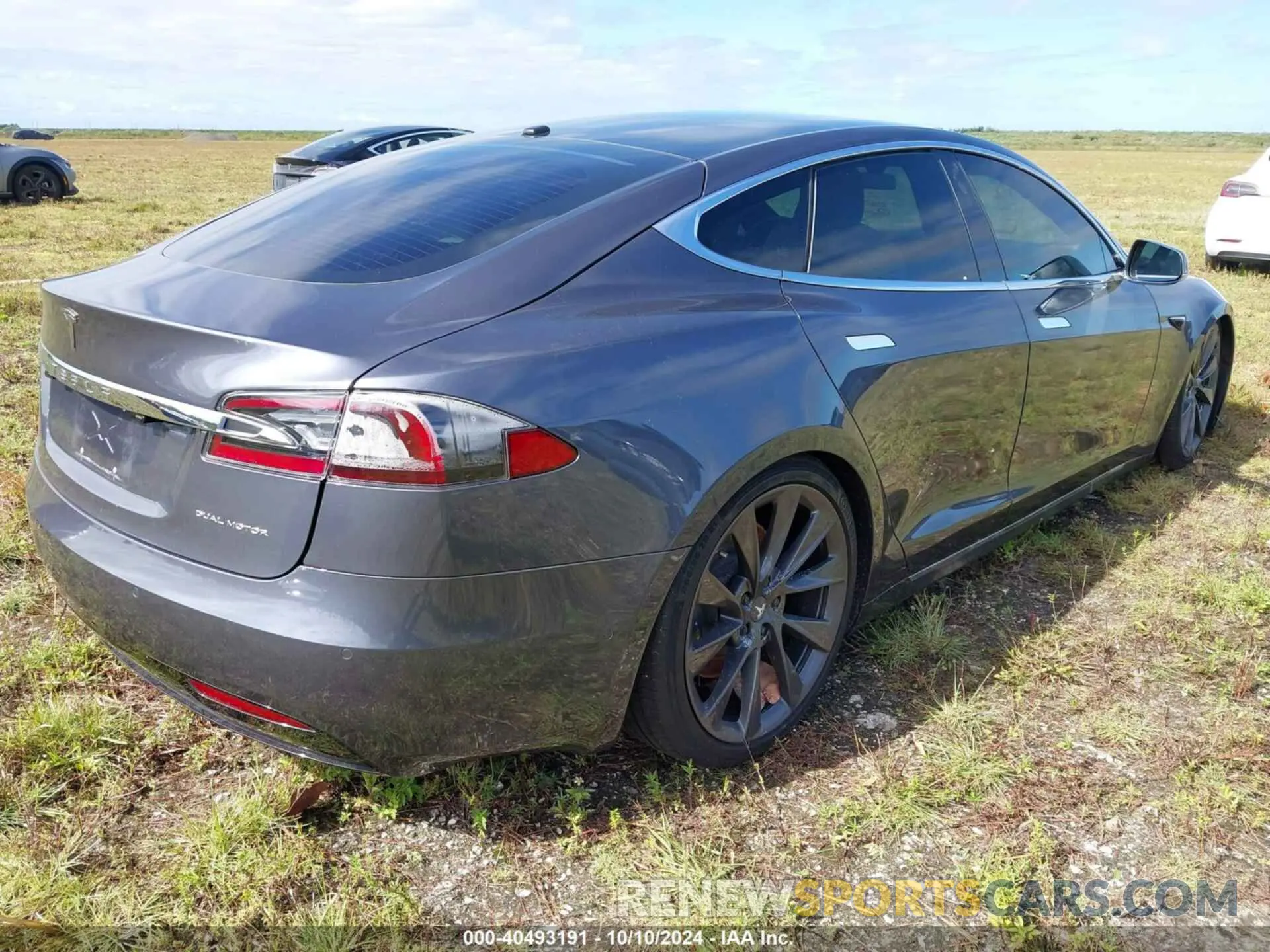 4 Photograph of a damaged car 5YJSA1E2XMF419180 TESLA MODEL S 2021