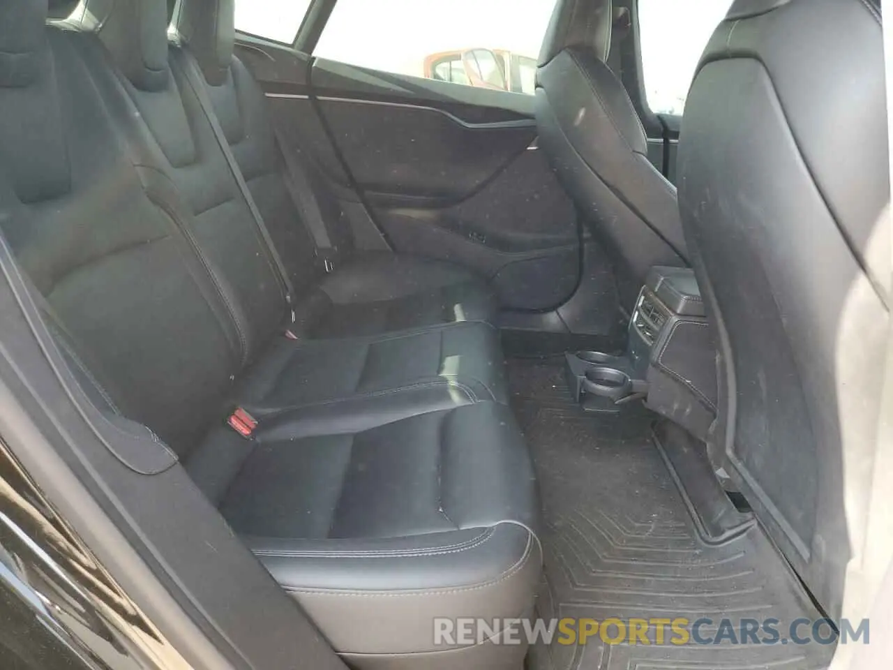 10 Photograph of a damaged car 5YJSA1E2XMF426999 TESLA MODEL S 2021