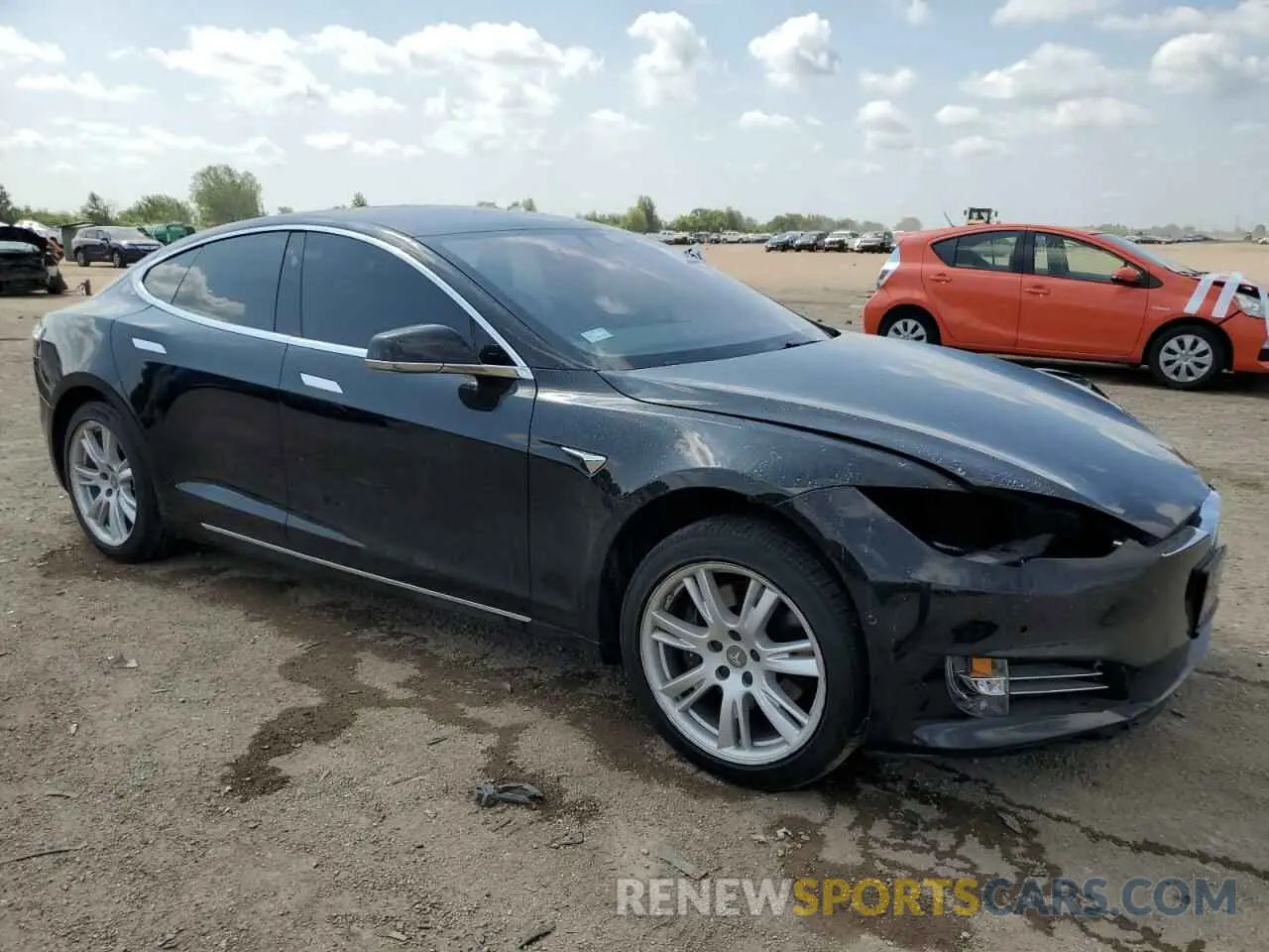4 Photograph of a damaged car 5YJSA1E2XMF426999 TESLA MODEL S 2021