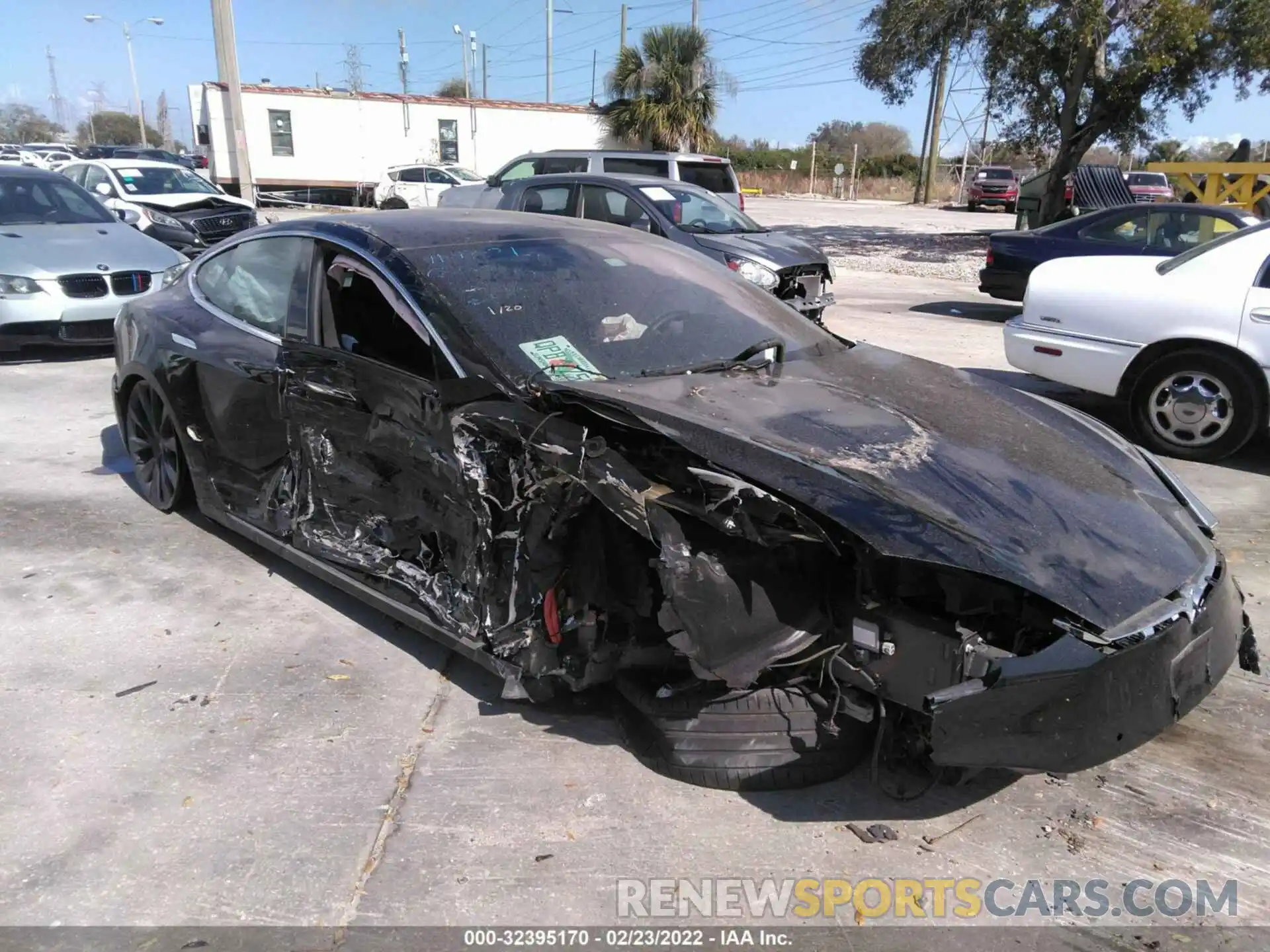 6 Photograph of a damaged car 5YJSA1E41MF424284 TESLA MODEL S 2021