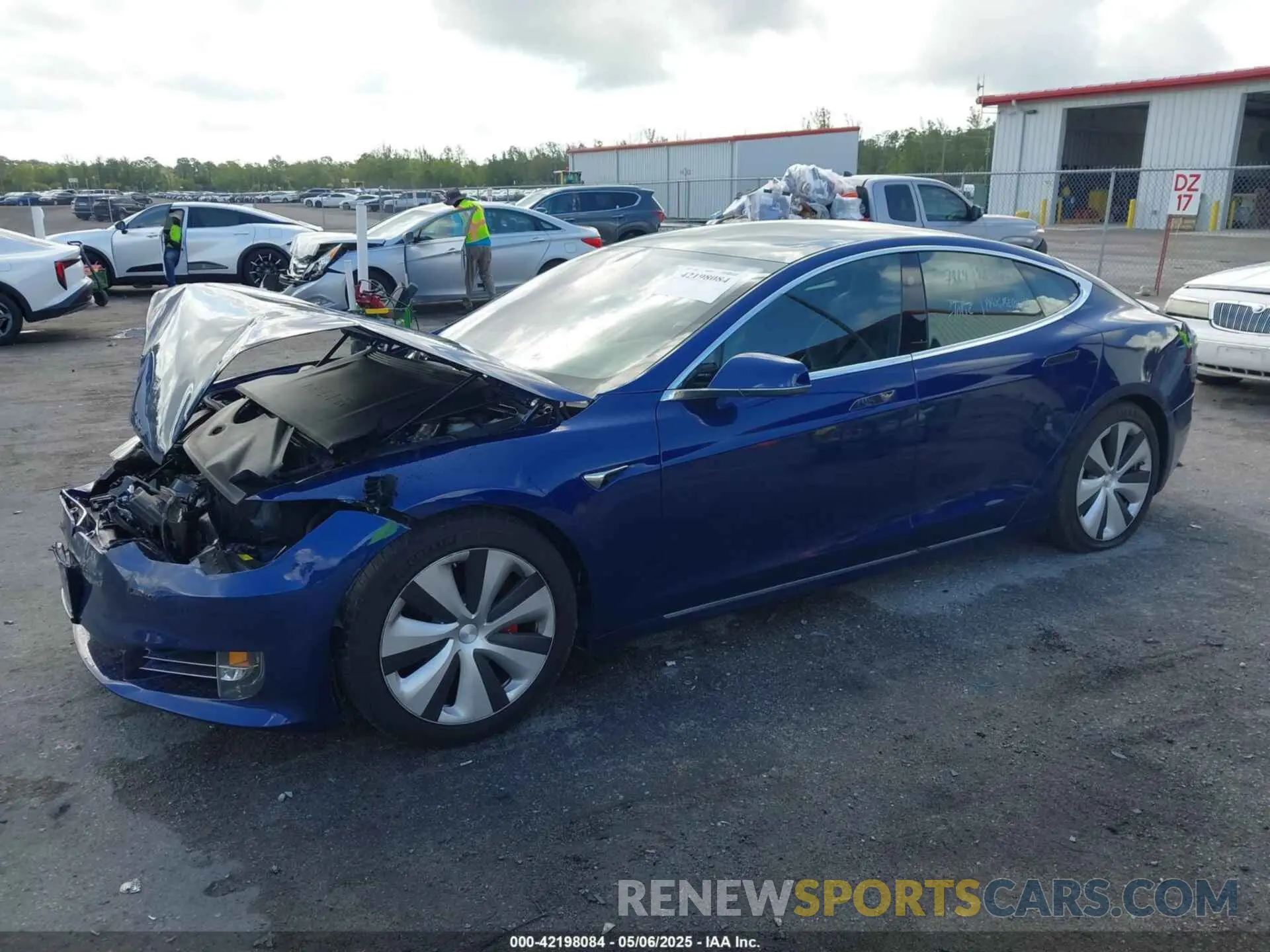 2 Photograph of a damaged car 5YJSA1E43MF424593 TESLA MODEL S 2021