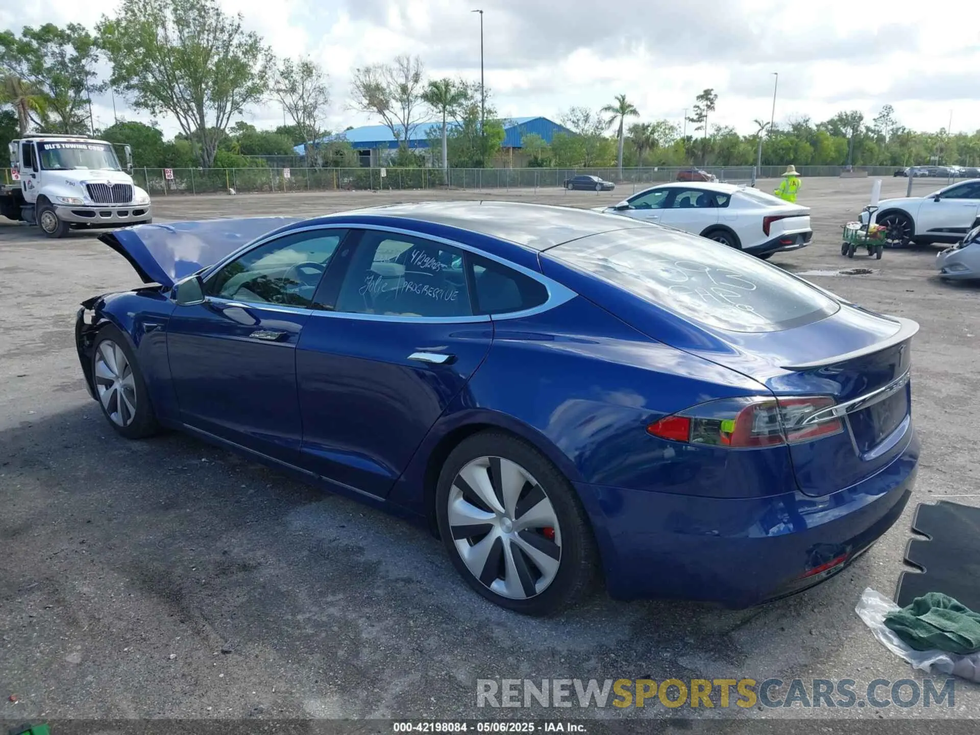 3 Photograph of a damaged car 5YJSA1E43MF424593 TESLA MODEL S 2021