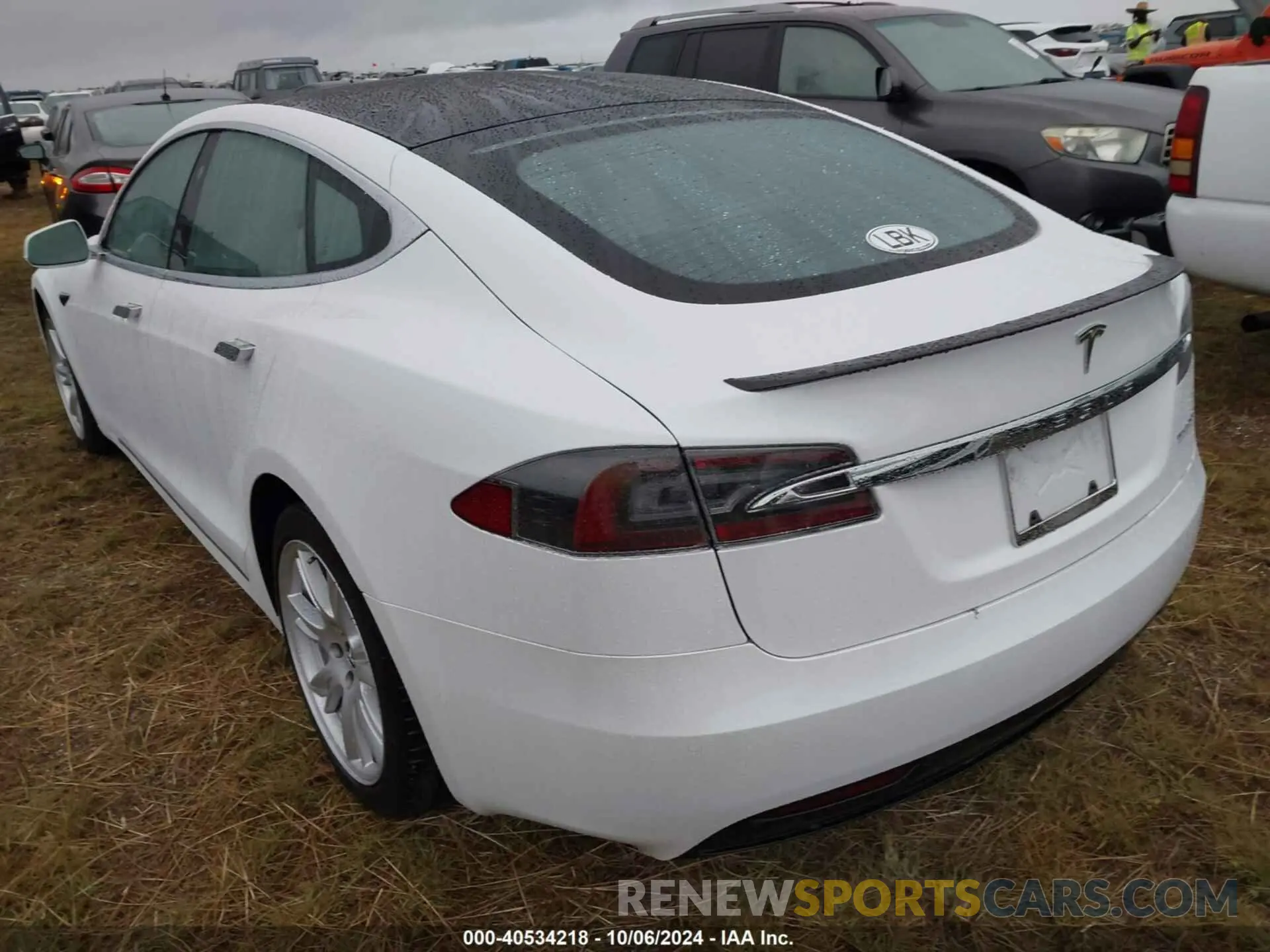 3 Photograph of a damaged car 5YJSA1E46MF425835 TESLA MODEL S 2021