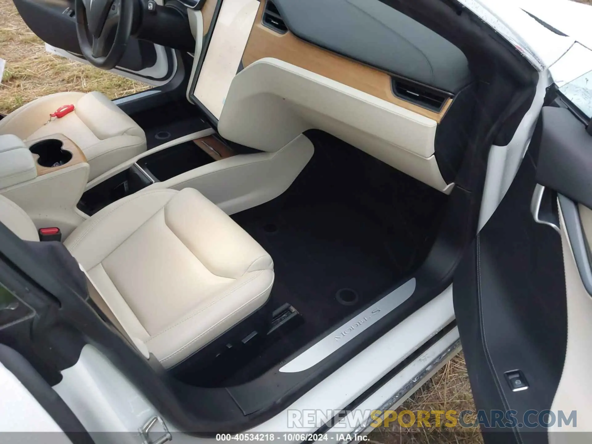 5 Photograph of a damaged car 5YJSA1E46MF425835 TESLA MODEL S 2021