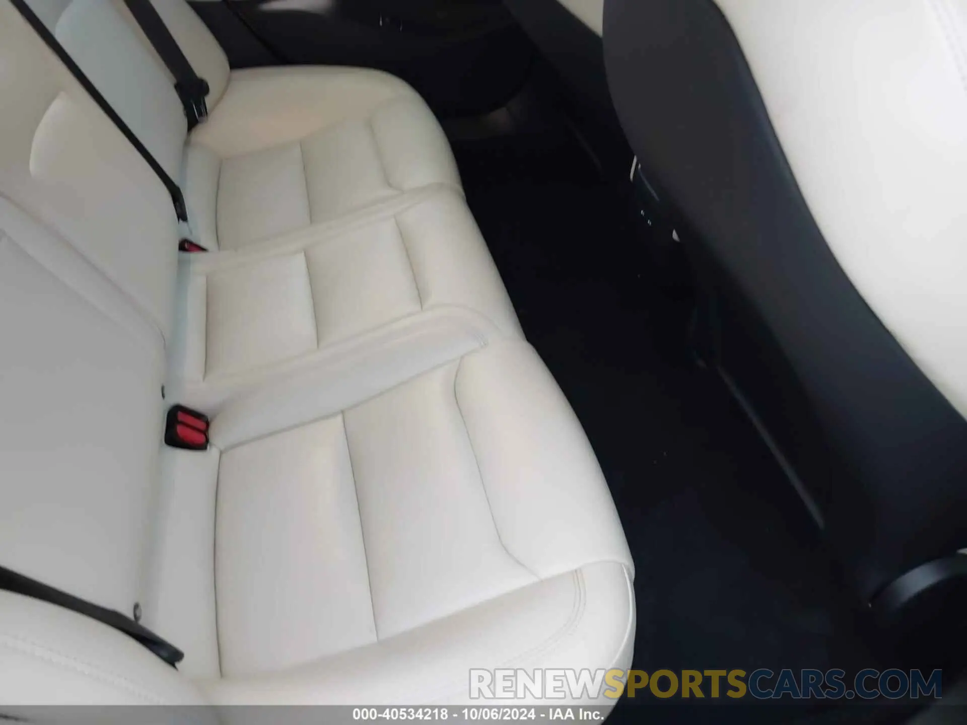 8 Photograph of a damaged car 5YJSA1E46MF425835 TESLA MODEL S 2021