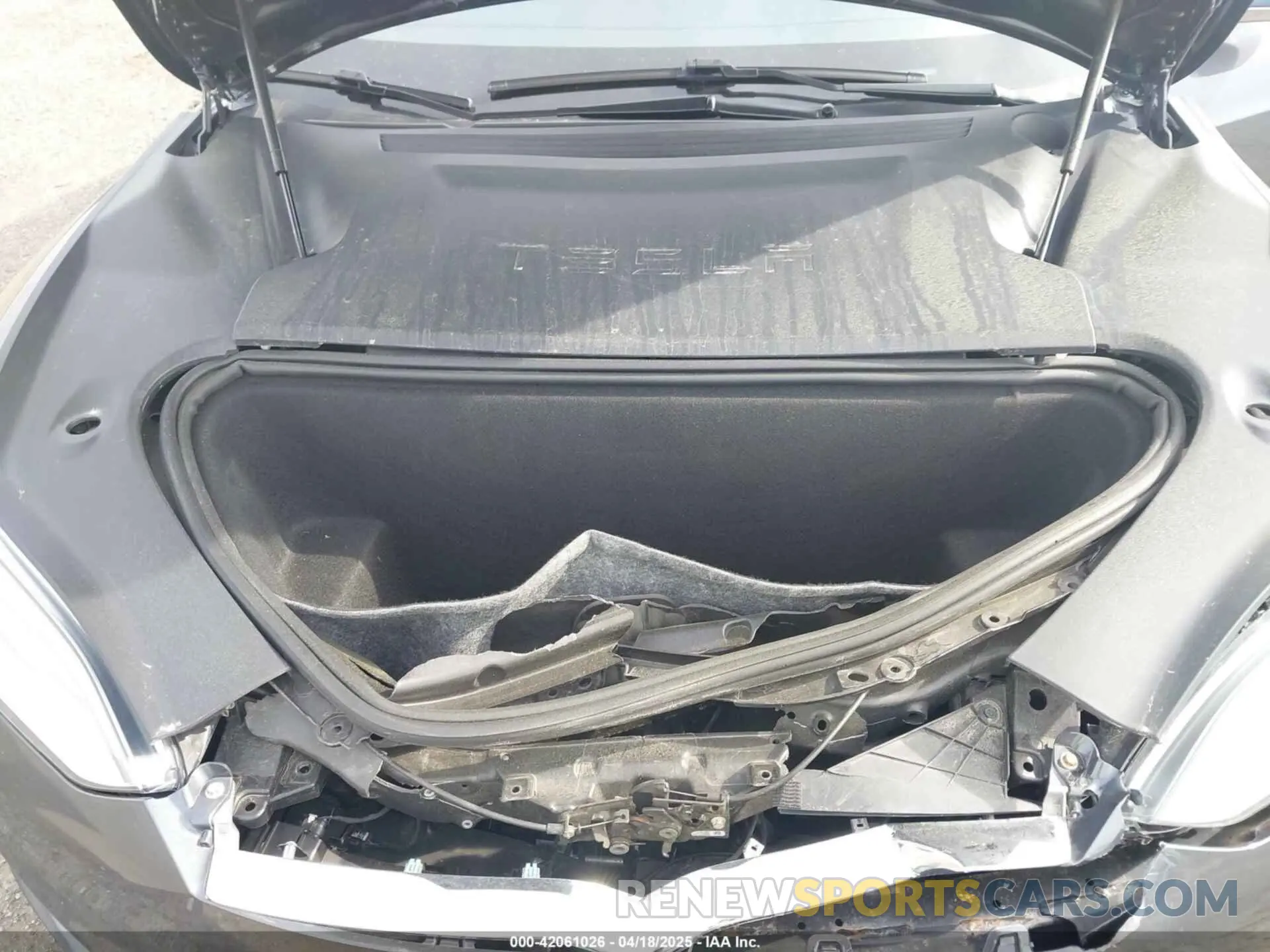 10 Photograph of a damaged car 5YJSA1E46MF427813 TESLA MODEL S 2021