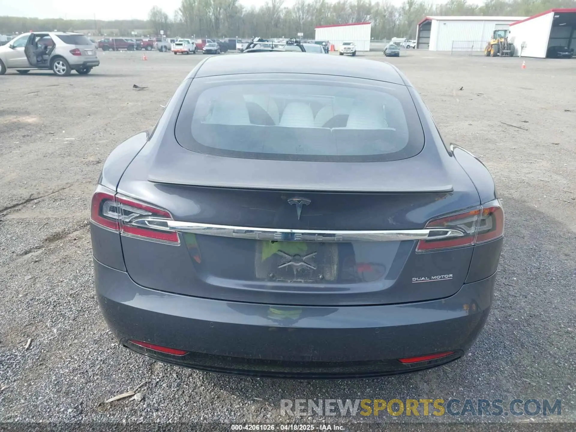 16 Photograph of a damaged car 5YJSA1E46MF427813 TESLA MODEL S 2021