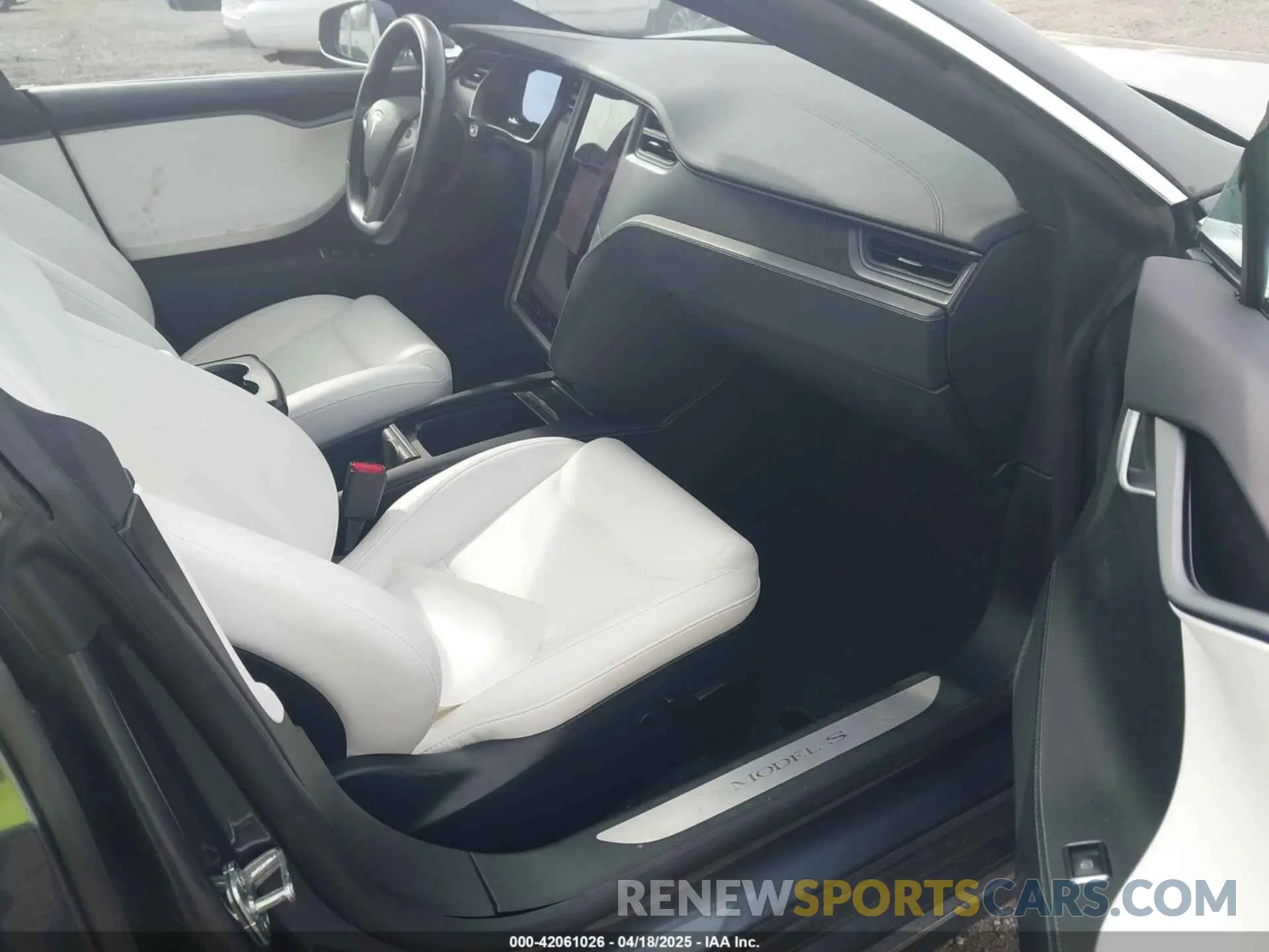 5 Photograph of a damaged car 5YJSA1E46MF427813 TESLA MODEL S 2021