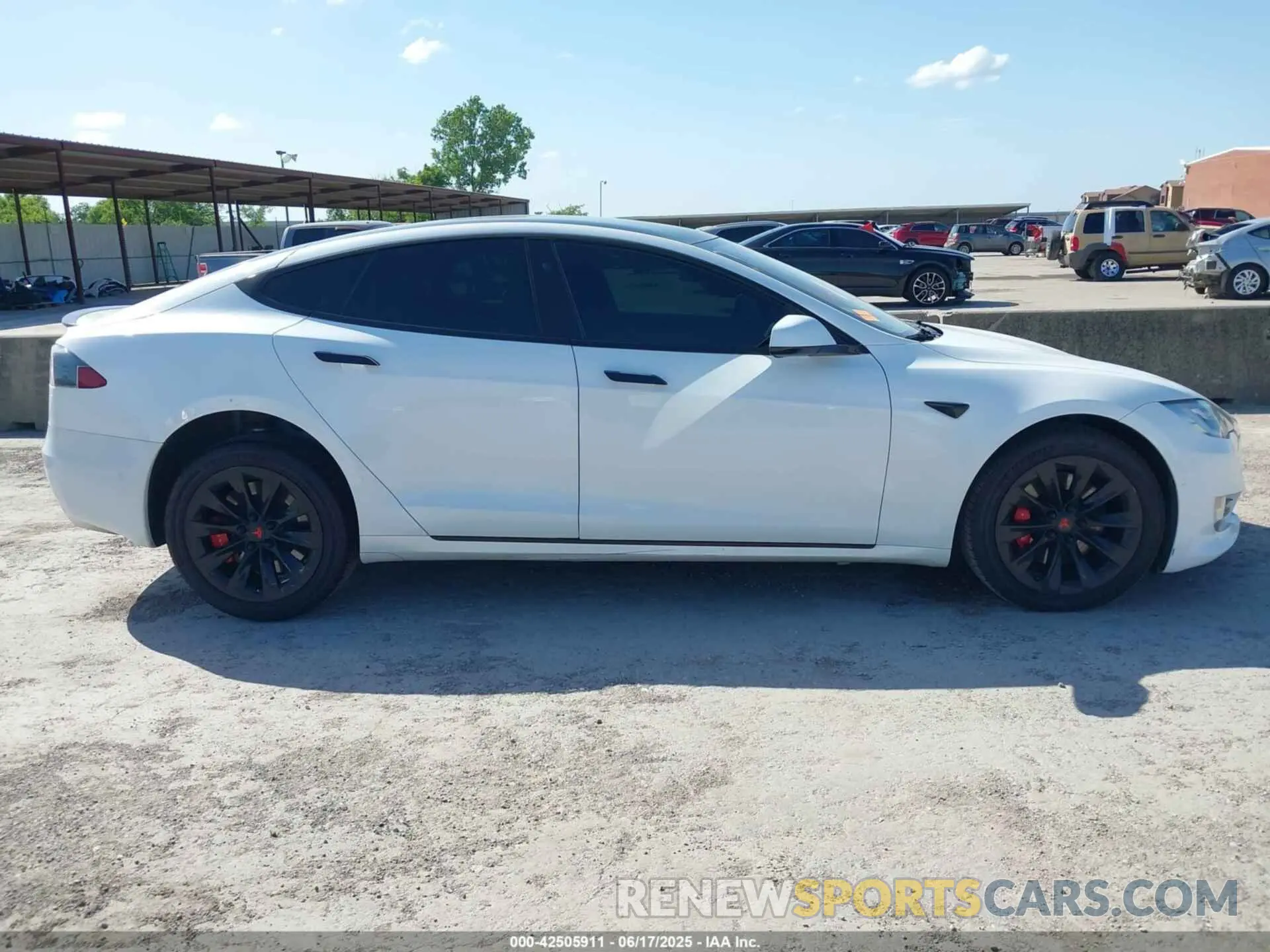 13 Photograph of a damaged car 5YJSA1E49MF426168 TESLA MODEL S 2021