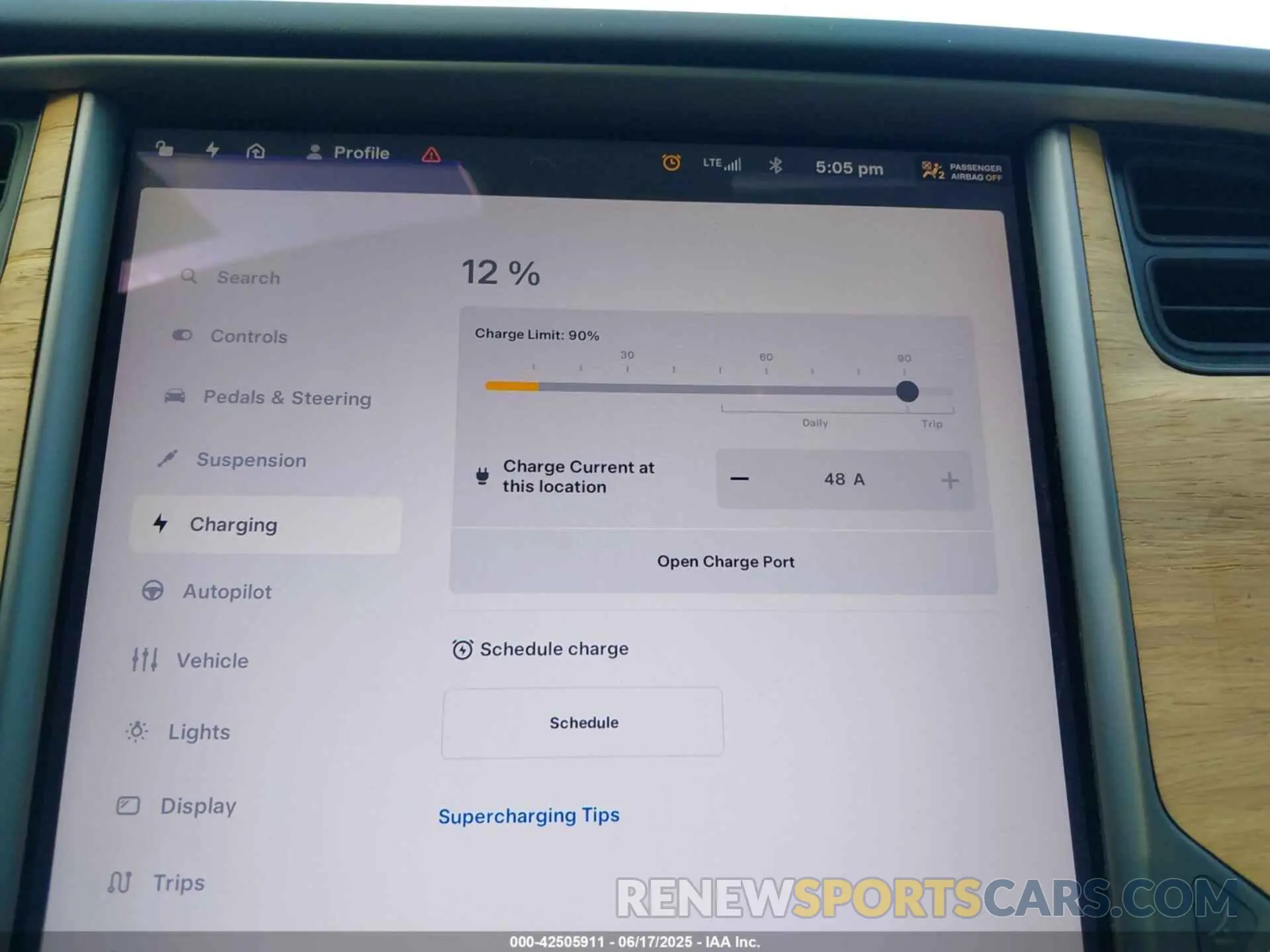 17 Photograph of a damaged car 5YJSA1E49MF426168 TESLA MODEL S 2021