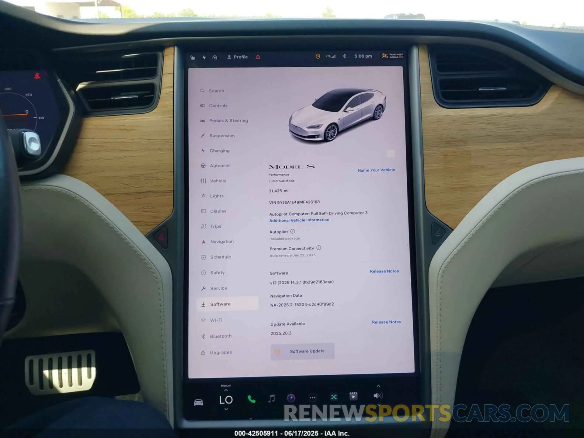 18 Photograph of a damaged car 5YJSA1E49MF426168 TESLA MODEL S 2021
