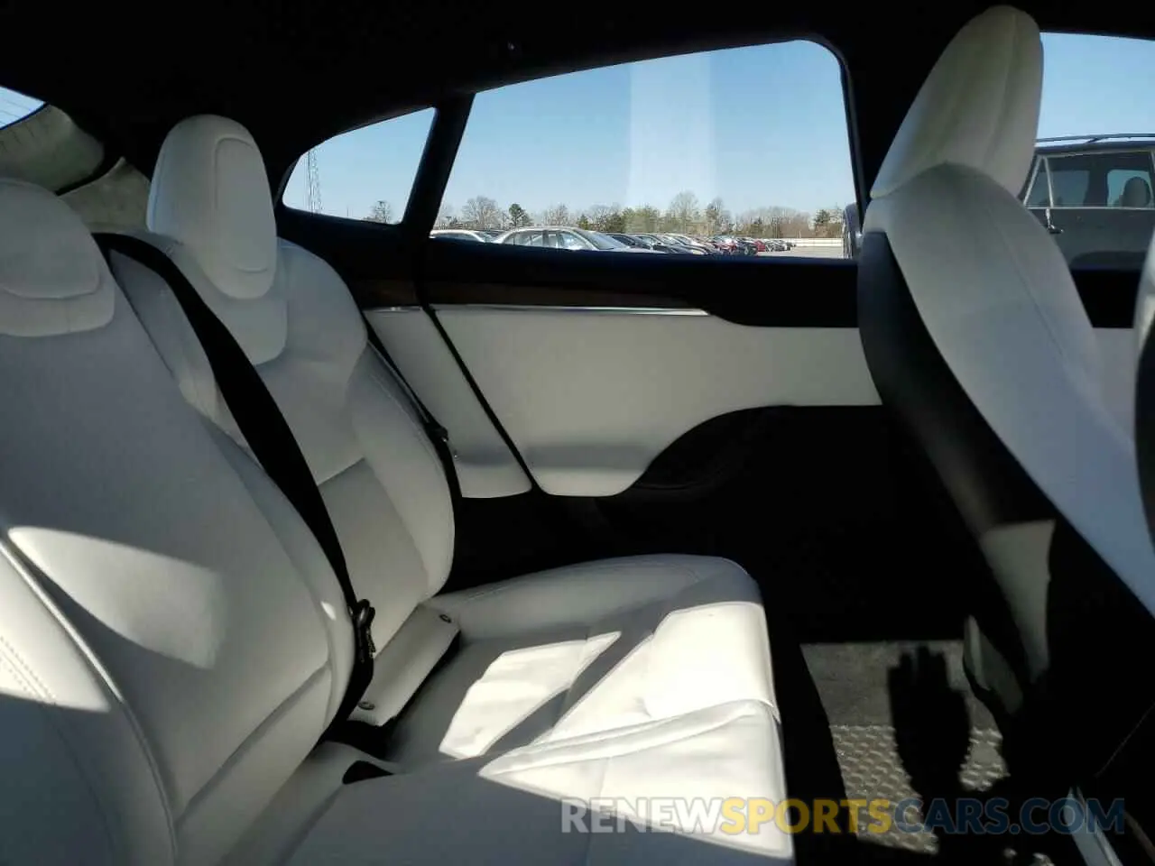 10 Photograph of a damaged car 5YJSA1E50MF452683 TESLA MODEL S 2021