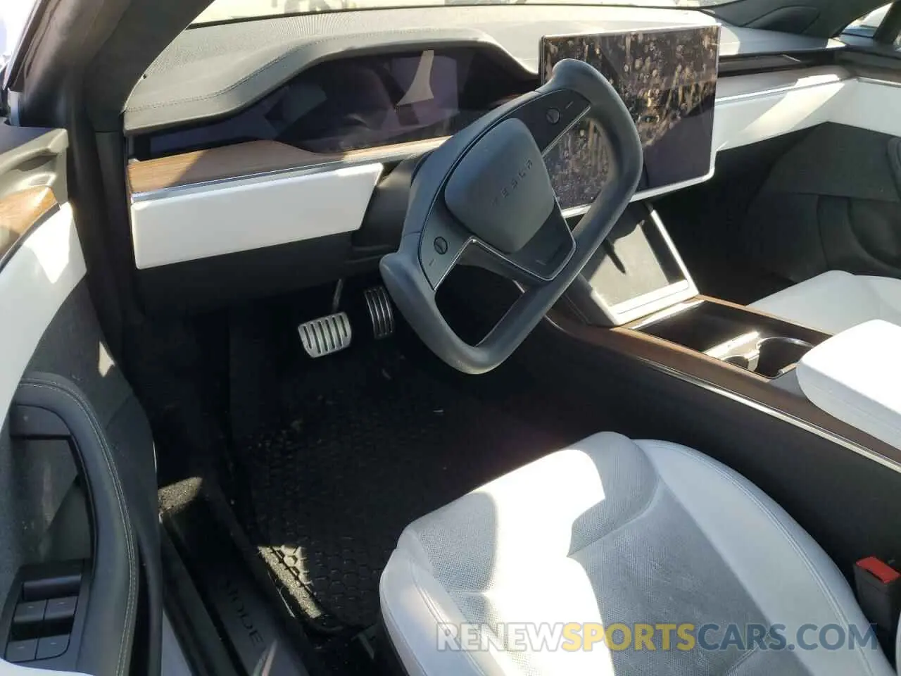 8 Photograph of a damaged car 5YJSA1E50MF452683 TESLA MODEL S 2021